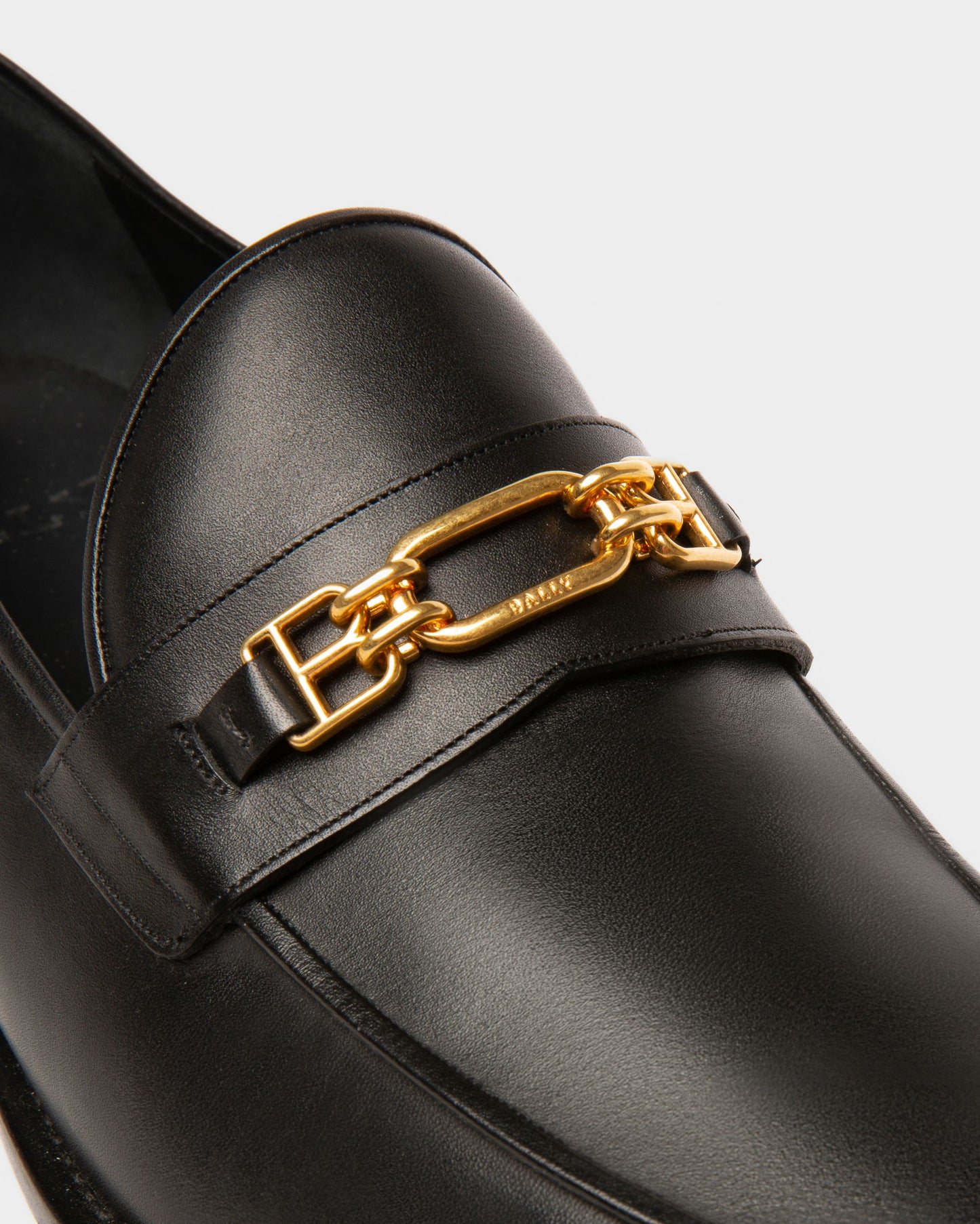 Kelsy Leather Moccasins In Black