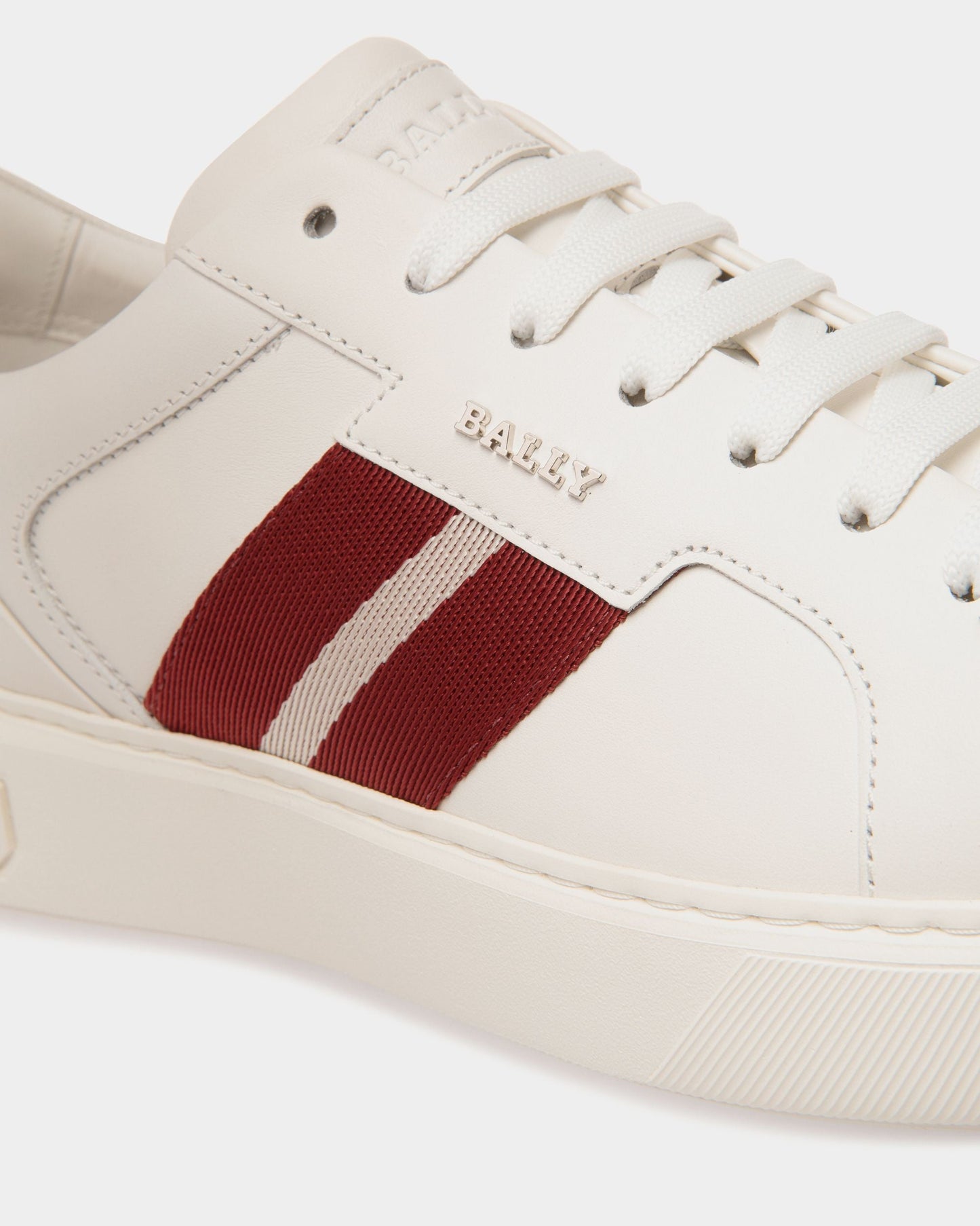 Moony Leather Sneakers In White