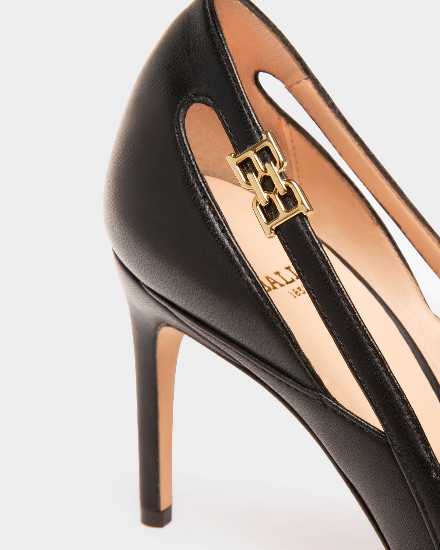 Elsa Leather Pumps In Black