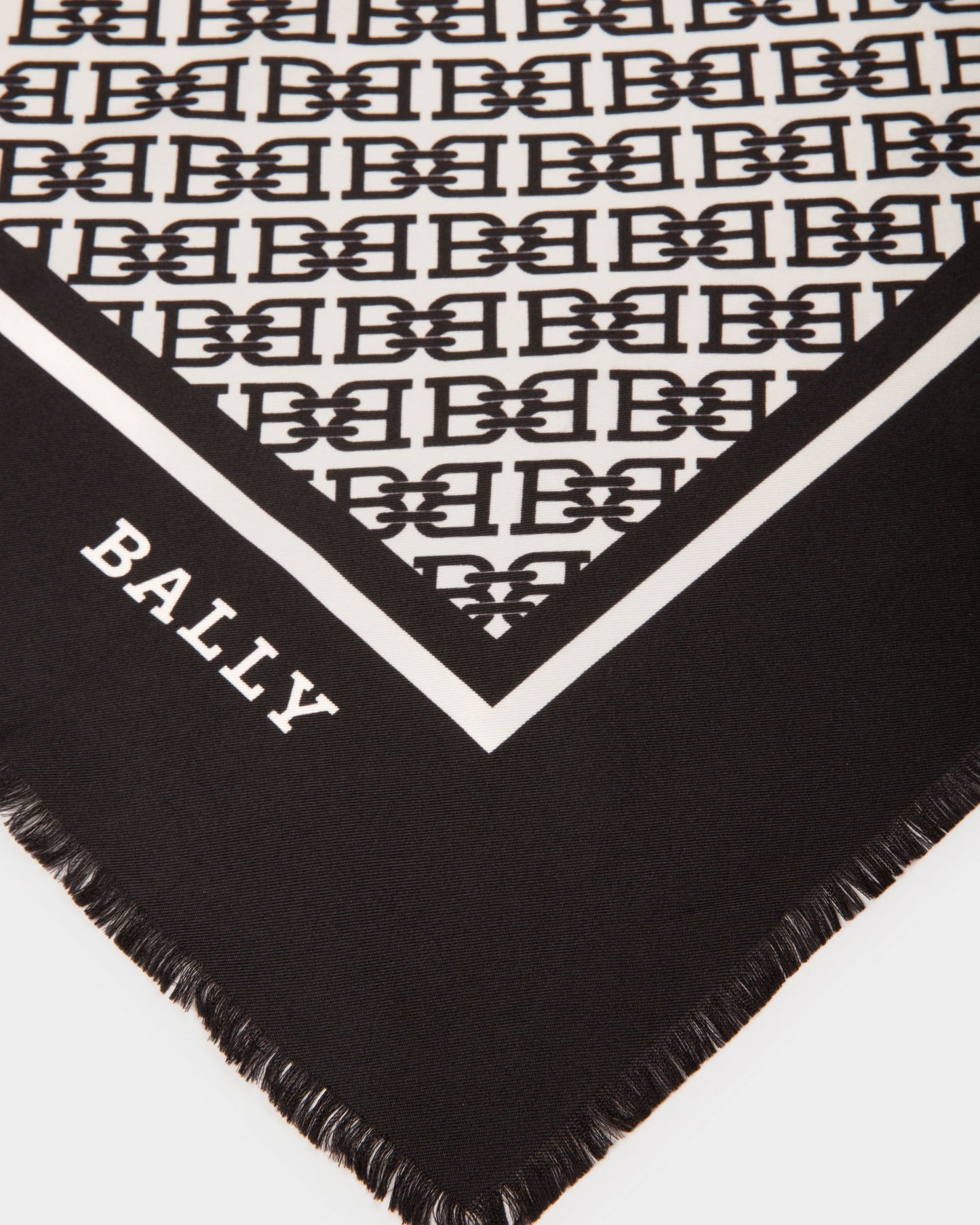 B-Chain Carré Silk Scarf In Black