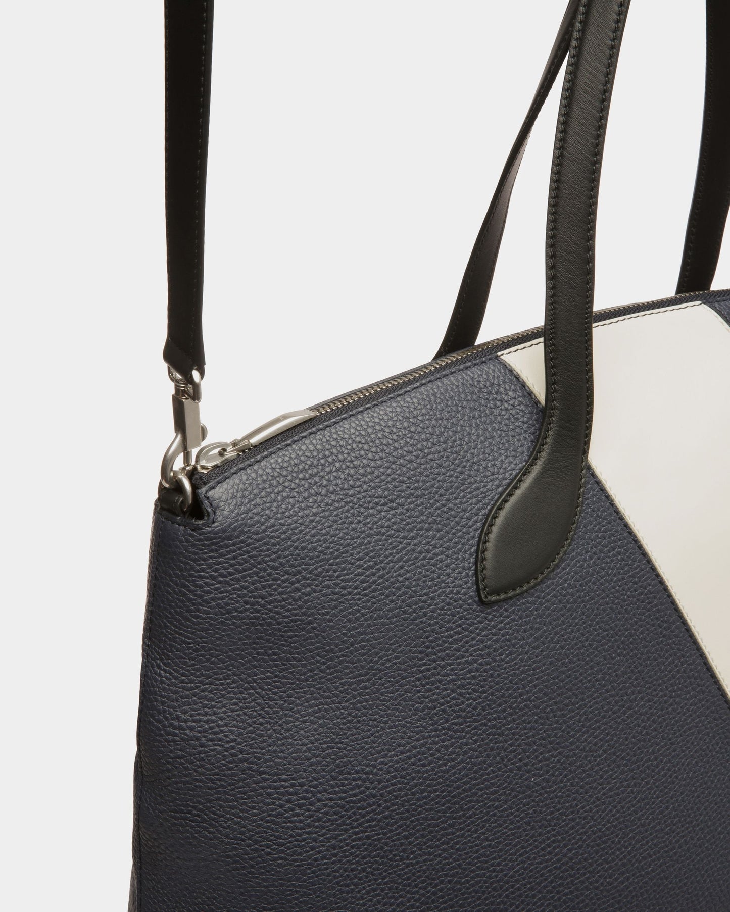 Shaped | Men's Tote Bag | Midnight Leather | Bally | Still Life Detail