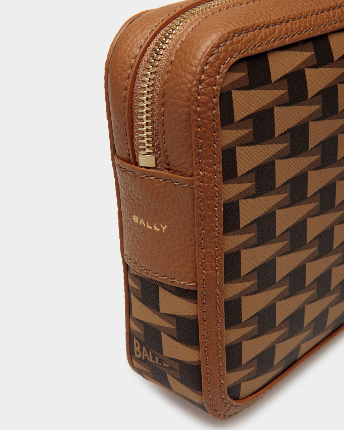 Pochett | Men's Clutch | Desert TPU | Bally | Still Life Detail