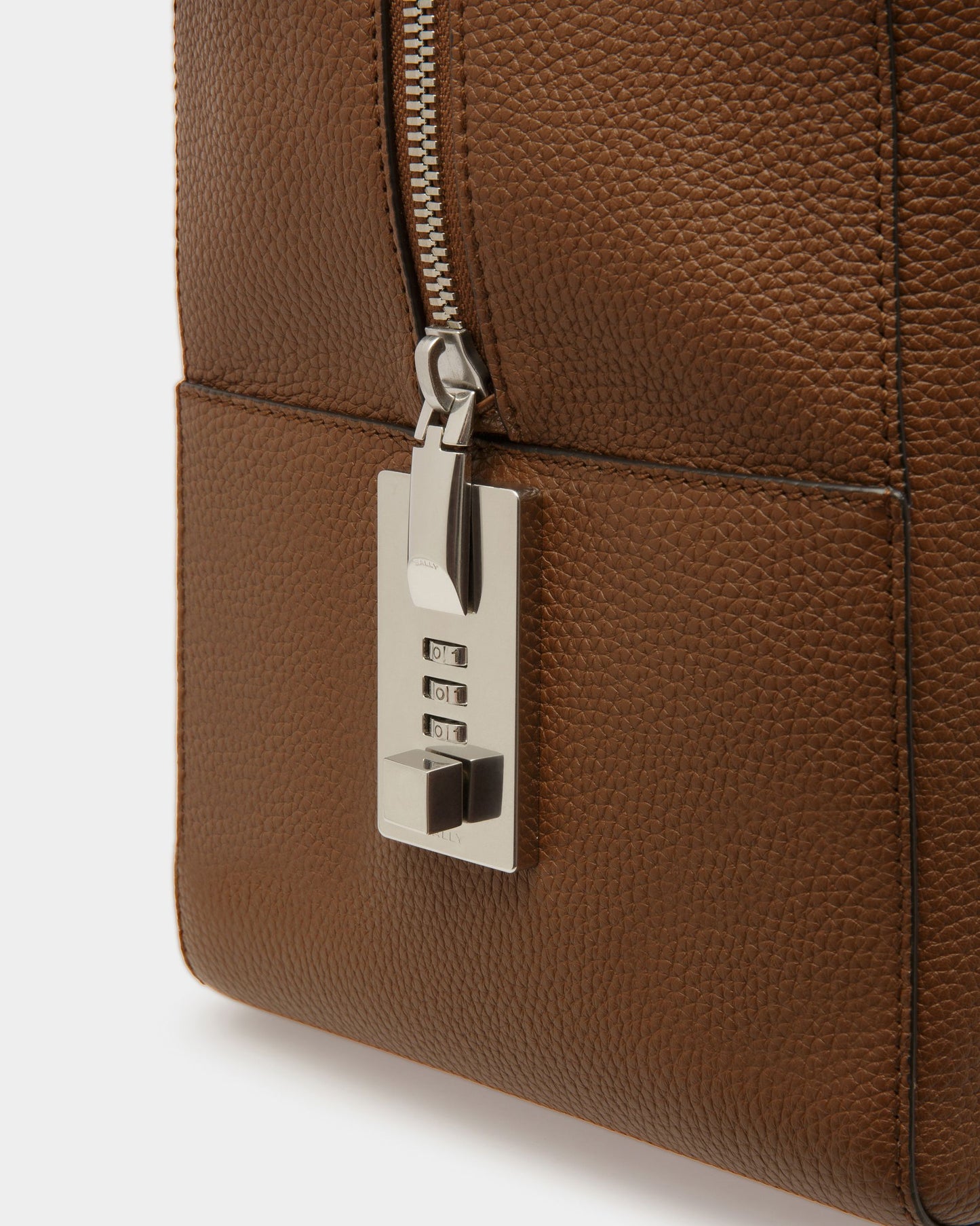 Soft Lock Medium | Men's Travel Bag | Brown Leather | Bally | Still Life Detail