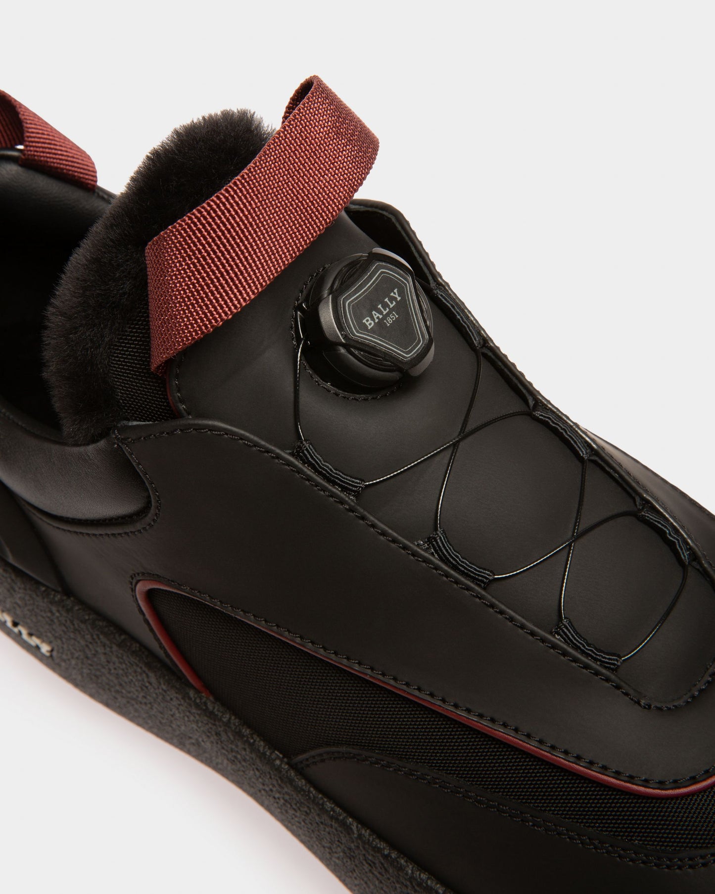Curtys Leather Snow Boots In Black