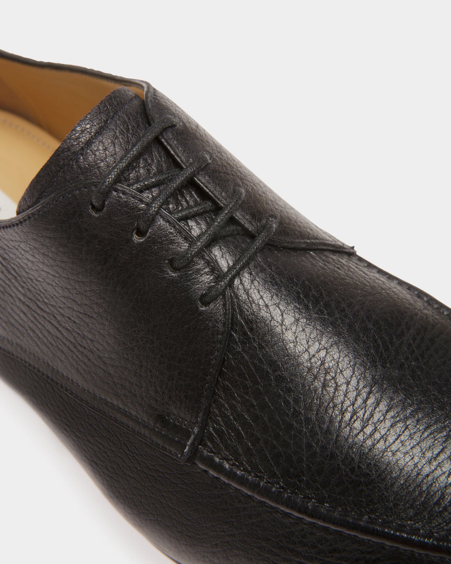 Saele | Men's Derby Shoes | Black Leather | Bally | Still Life Detail