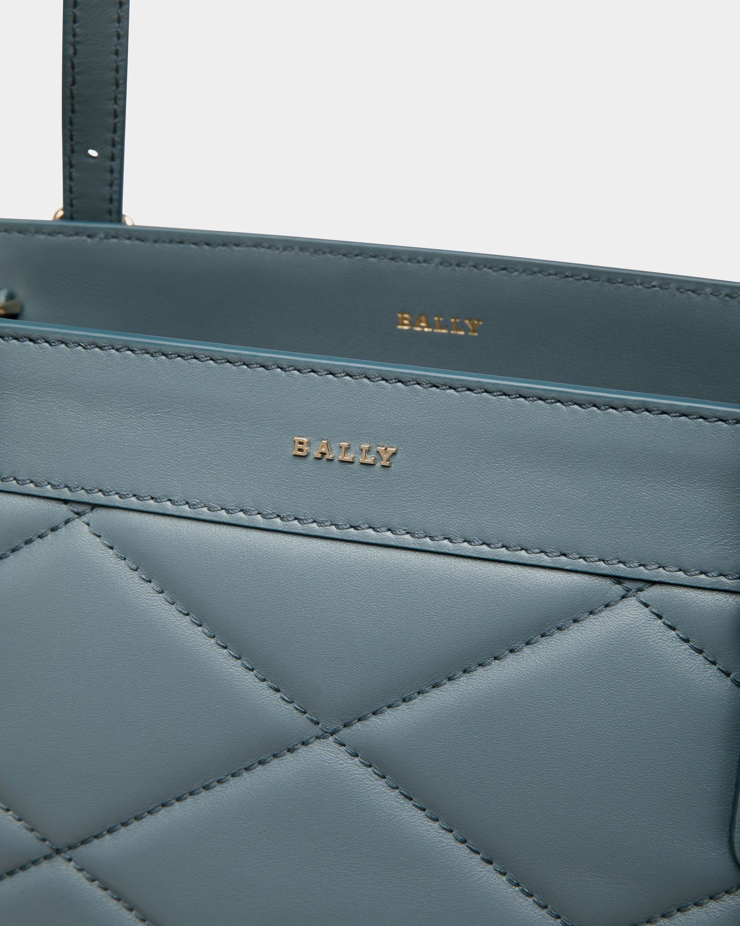 Tote in Grey Leather