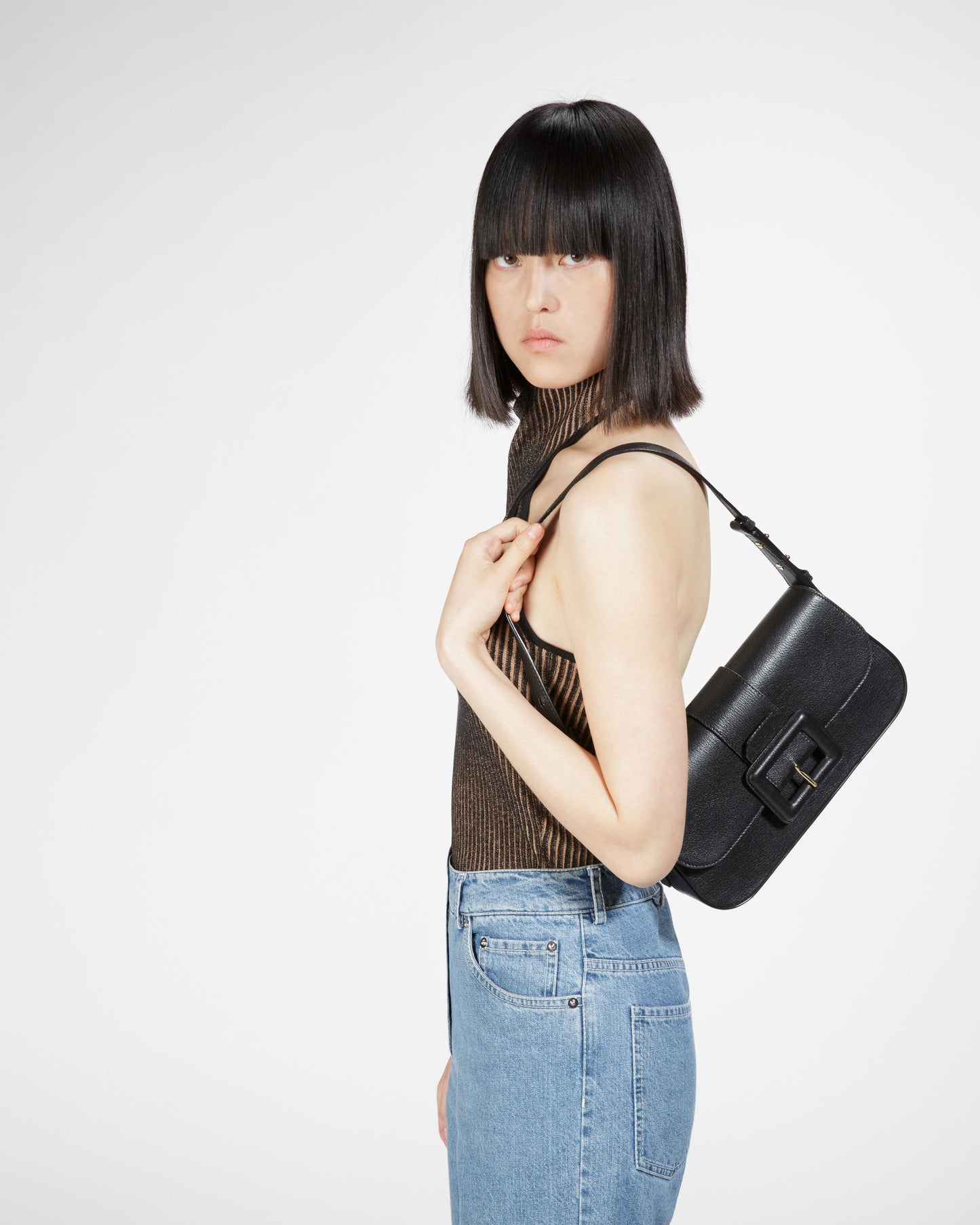 Jadha Leather Shoulder Bag In Black