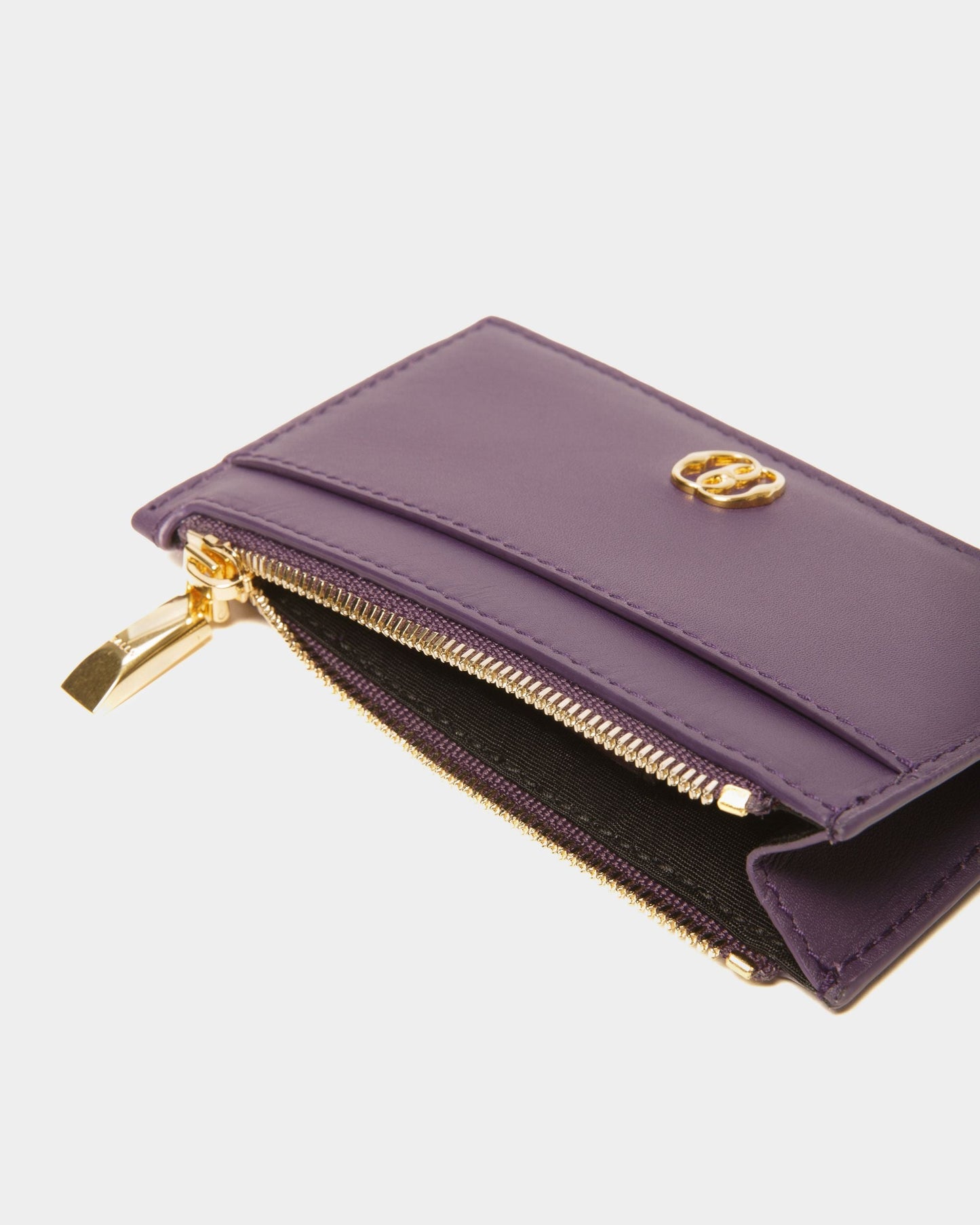 Emblem Zipped | Women's Business Card Holder | Orchid Leather | Bally | Still Life Detail
