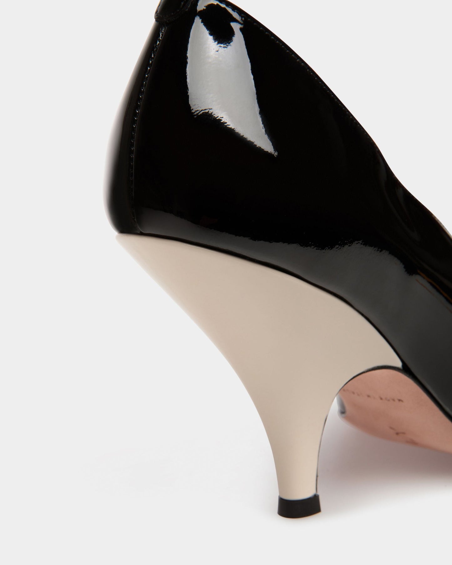 Kata | Women's Pumps | Black Leather | Bally | Still Life Detail
