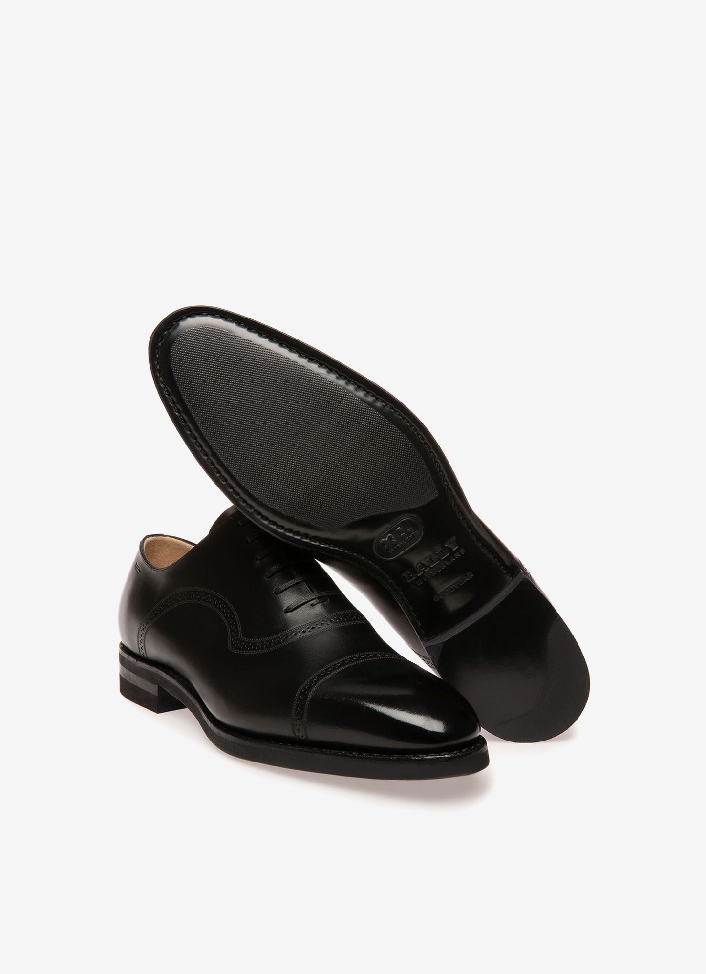 Scribe Novo Oxford Shoes In Black Leather