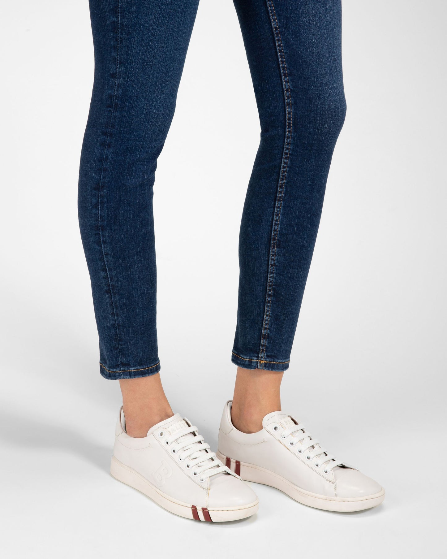 Wivian Leather Sneakers In White