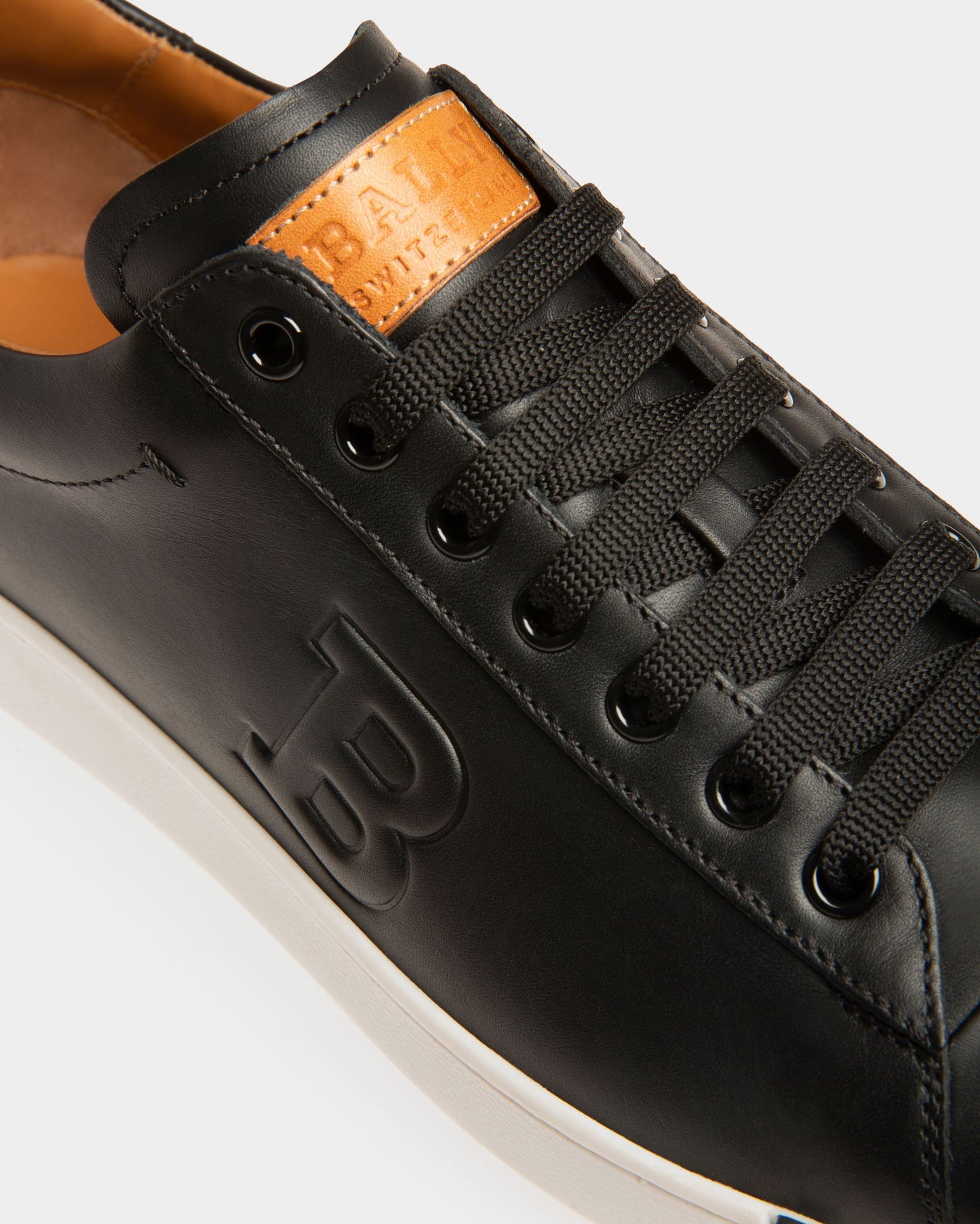 Asher Men's Leather Trainer In Black