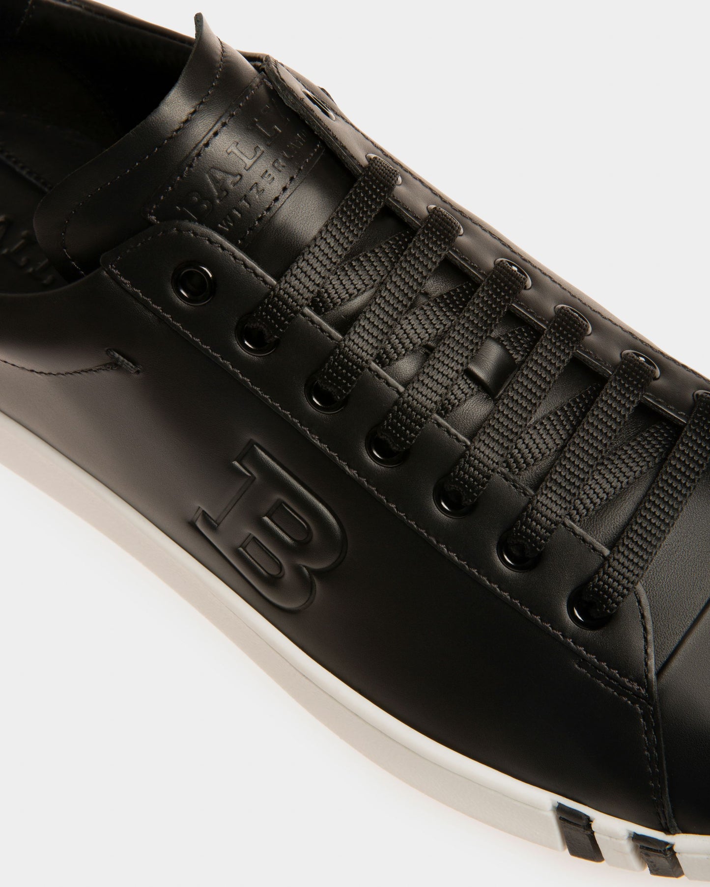 Asher Leather Sneakers In Black