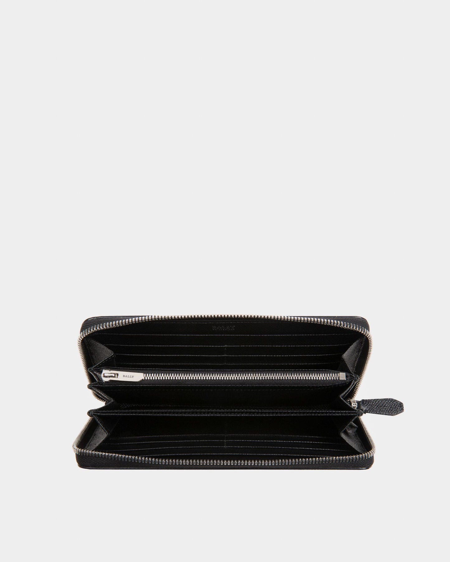 Telen Leather Travel Wallet In Black