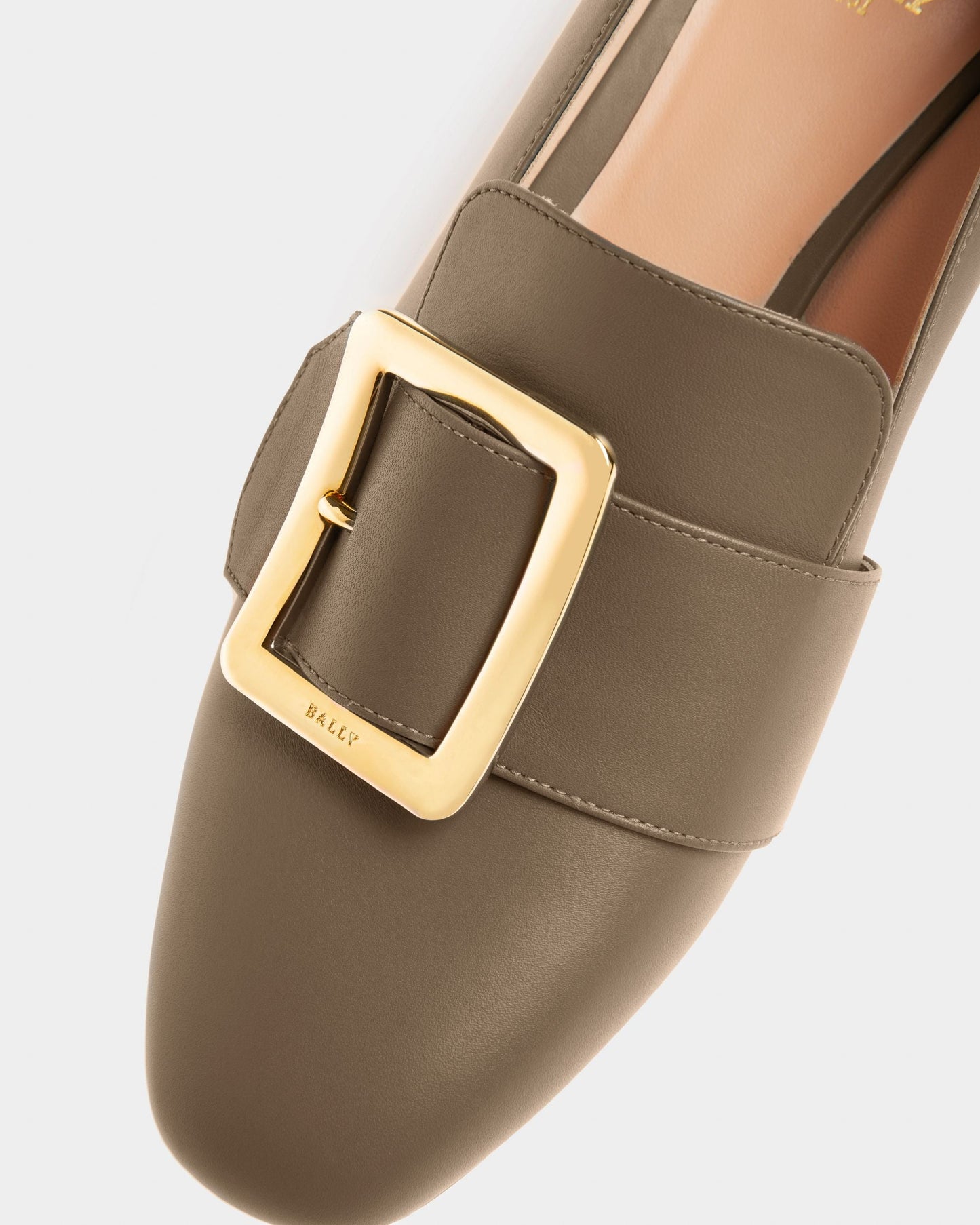 Janelle Leather Pumps In Taupe