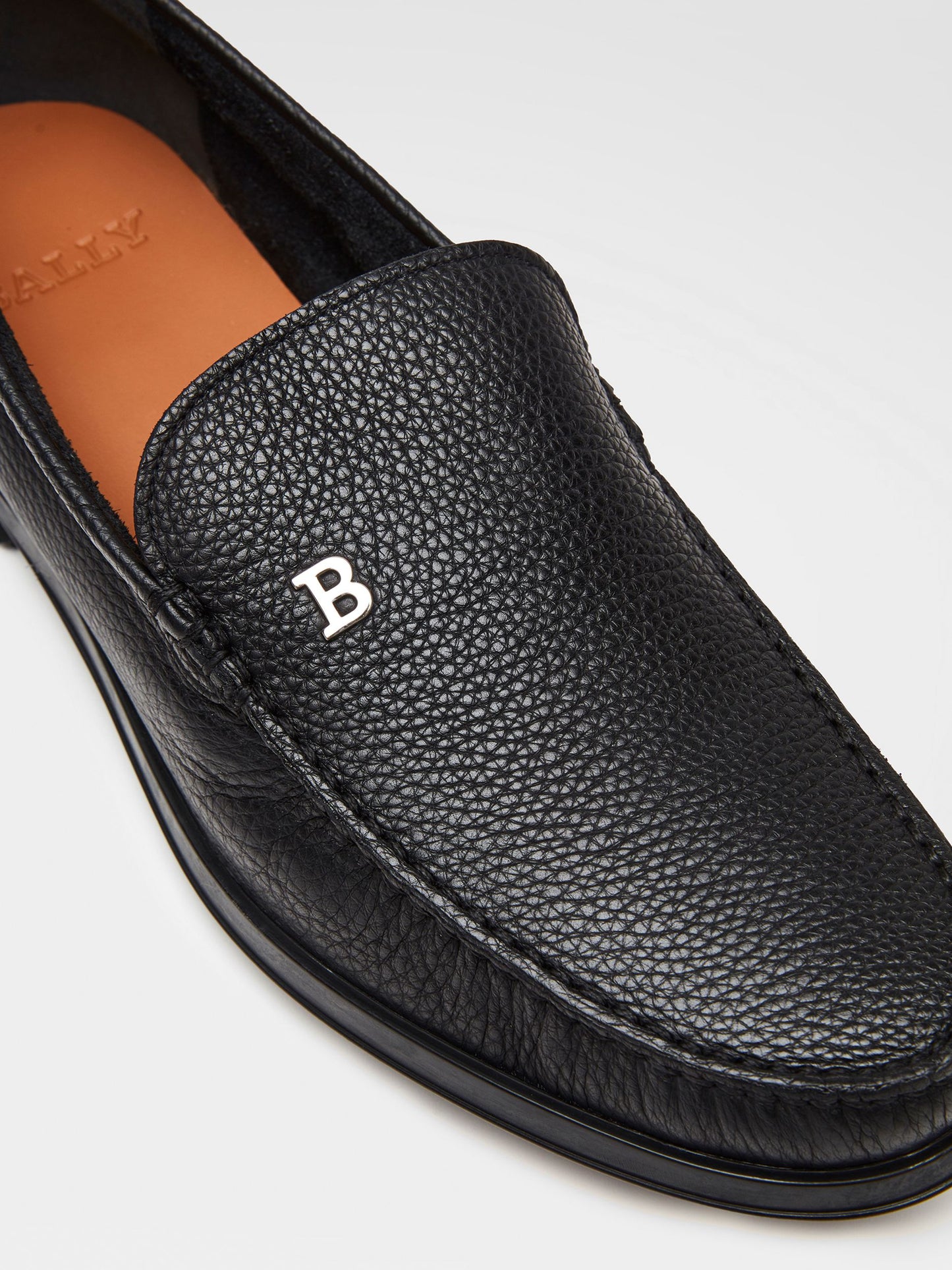 Moccasin in Black Grained Leather