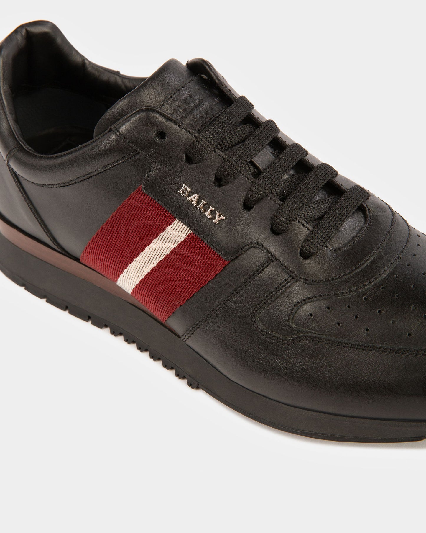 Astel Leather Sneakers In Black