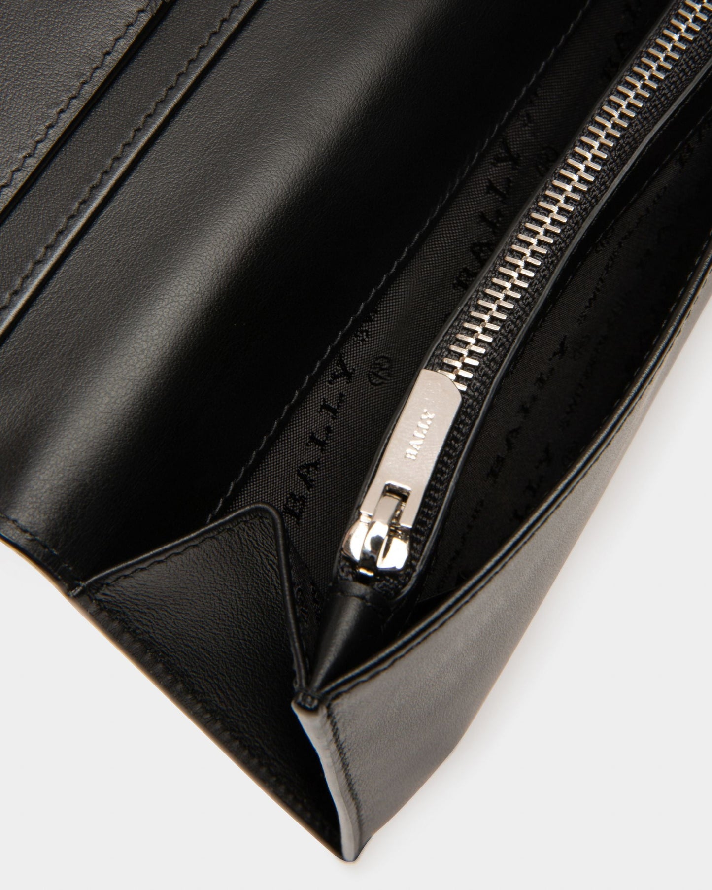 Baliro Leather Continental Wallet In Black