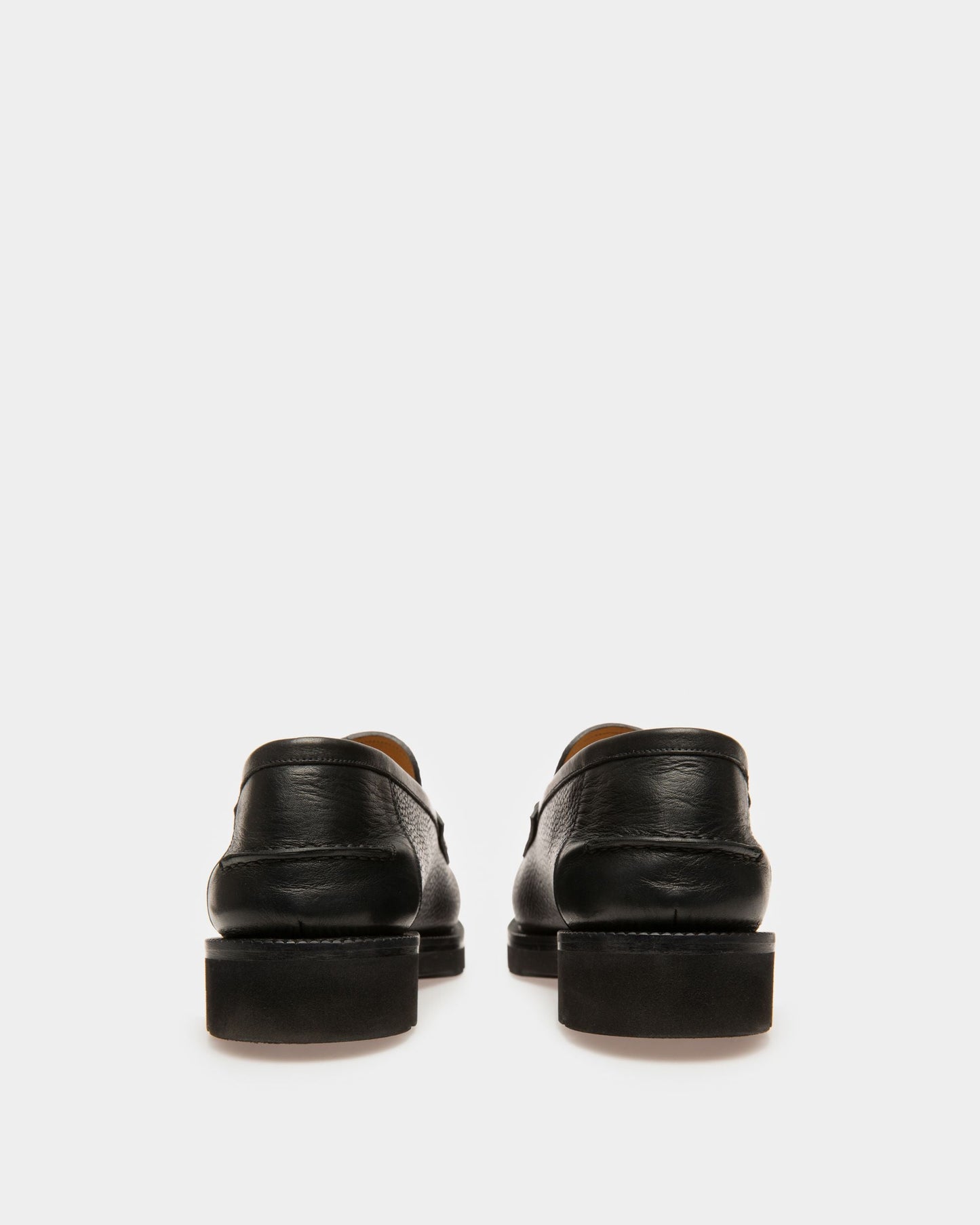 Noah Leather Loafers In Black
