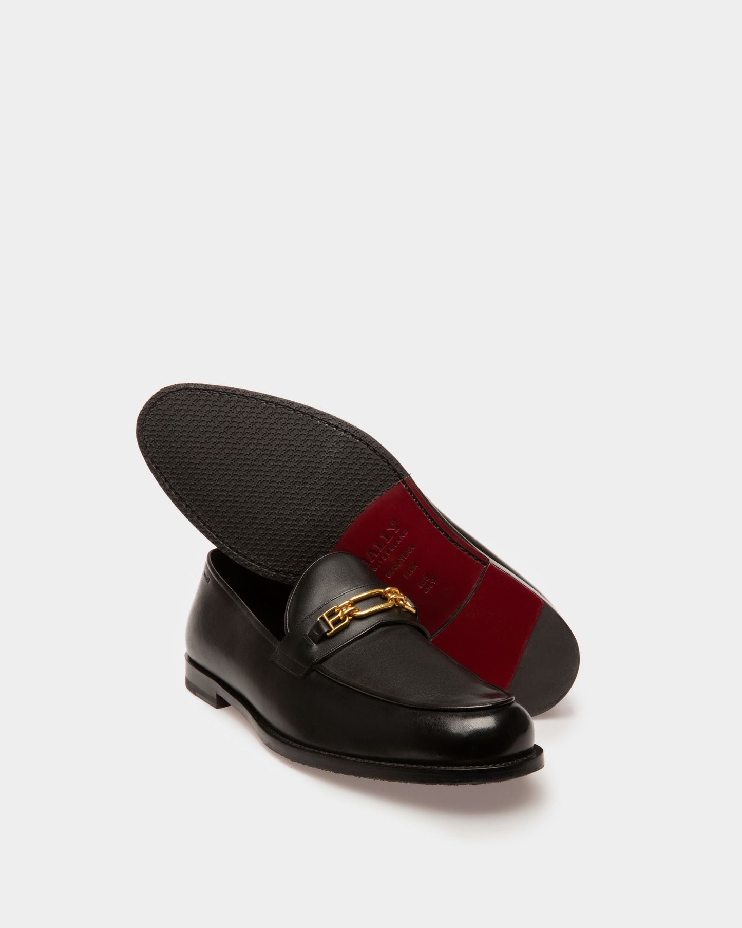 Kelsy Leather Moccasins In Black