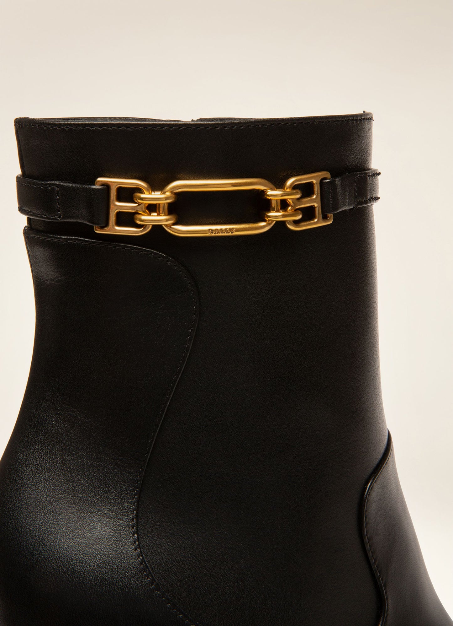 Didi Leather Boots In Black