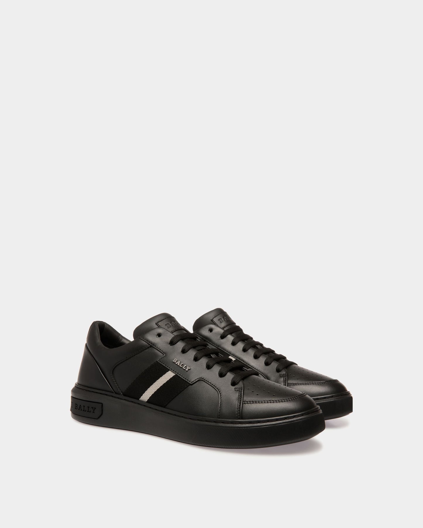 Moony Leather Sneakers In Black