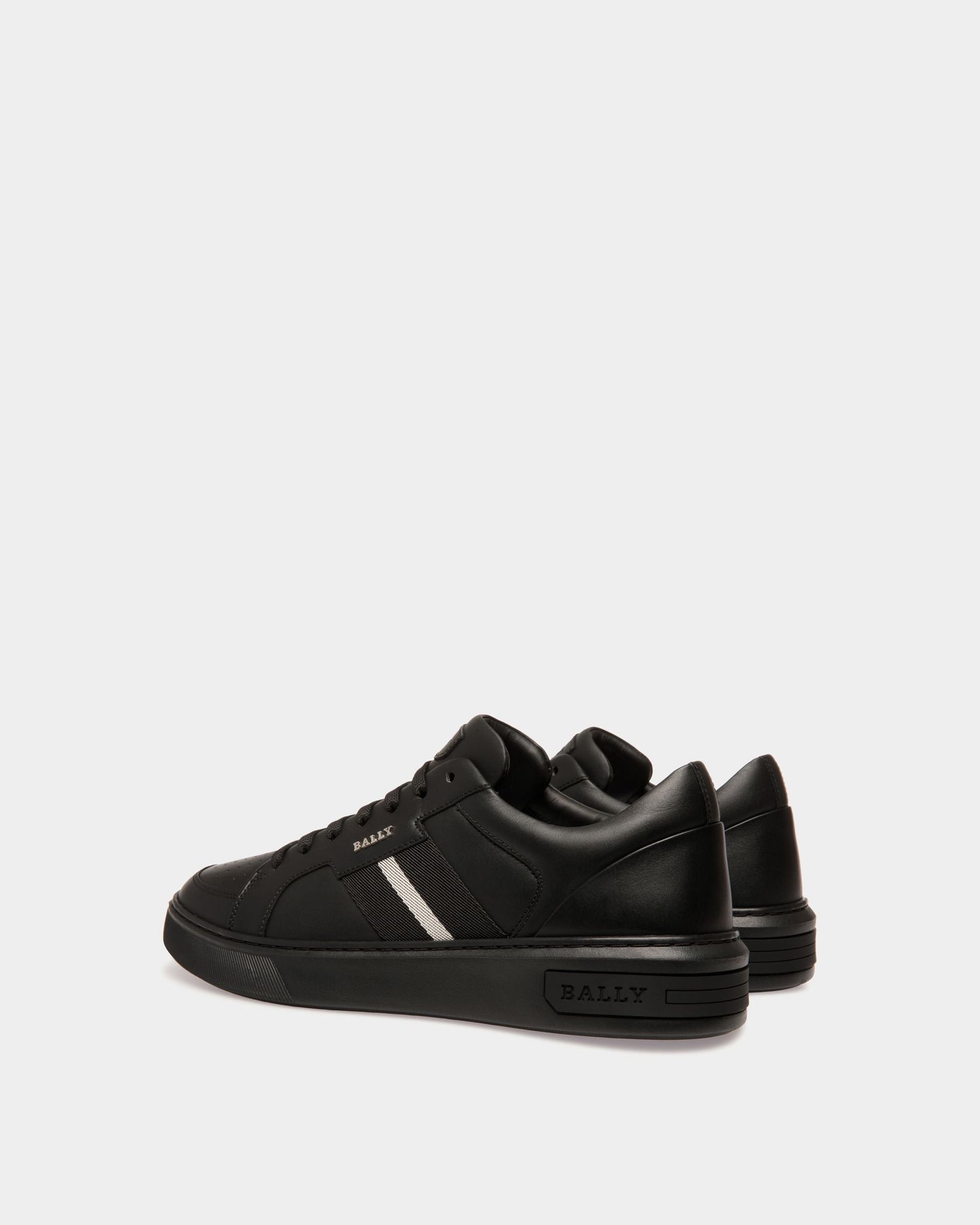 Moony Leather Sneakers In Black