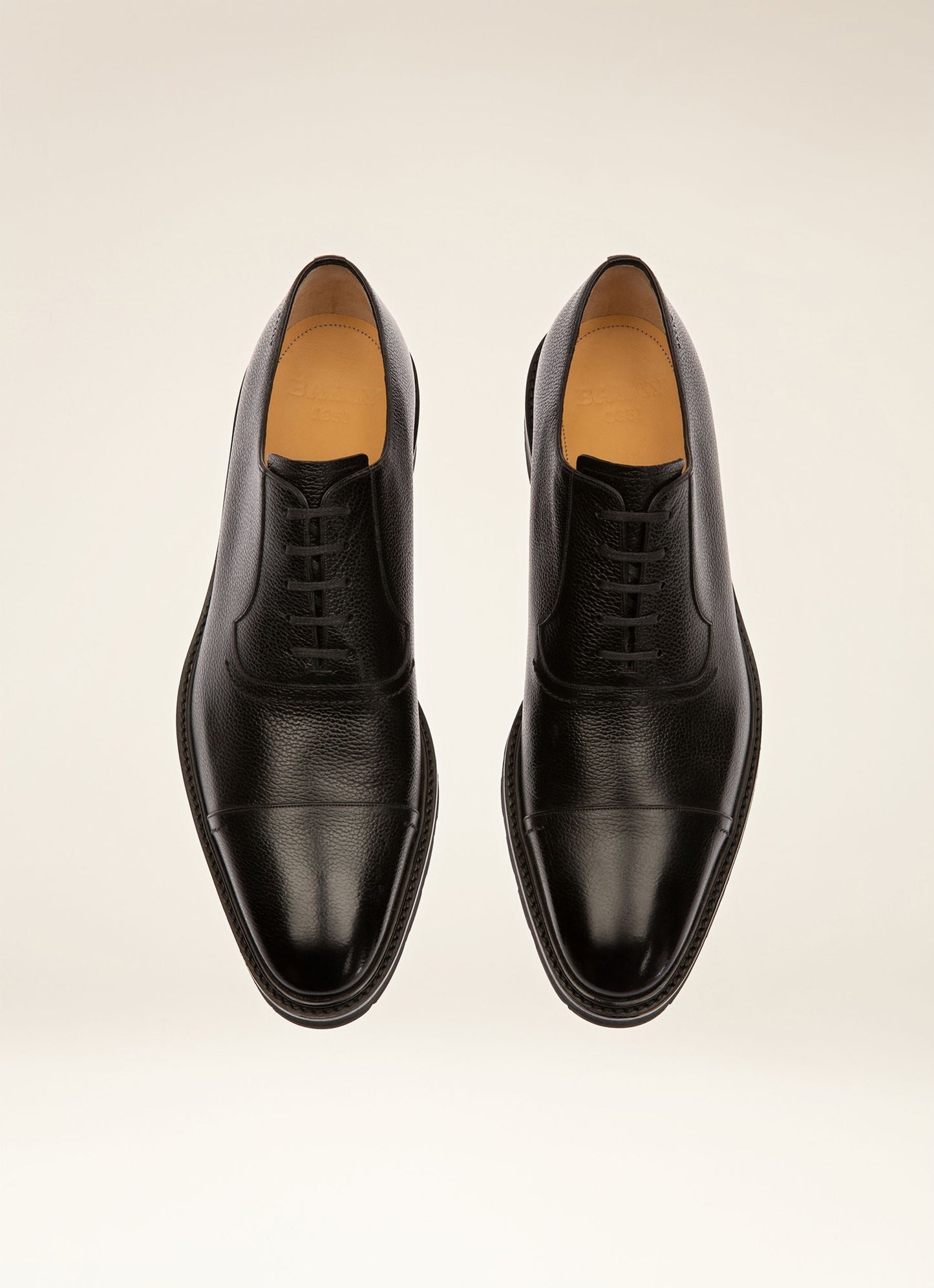Meyrin Oxford in Black Grained Leather