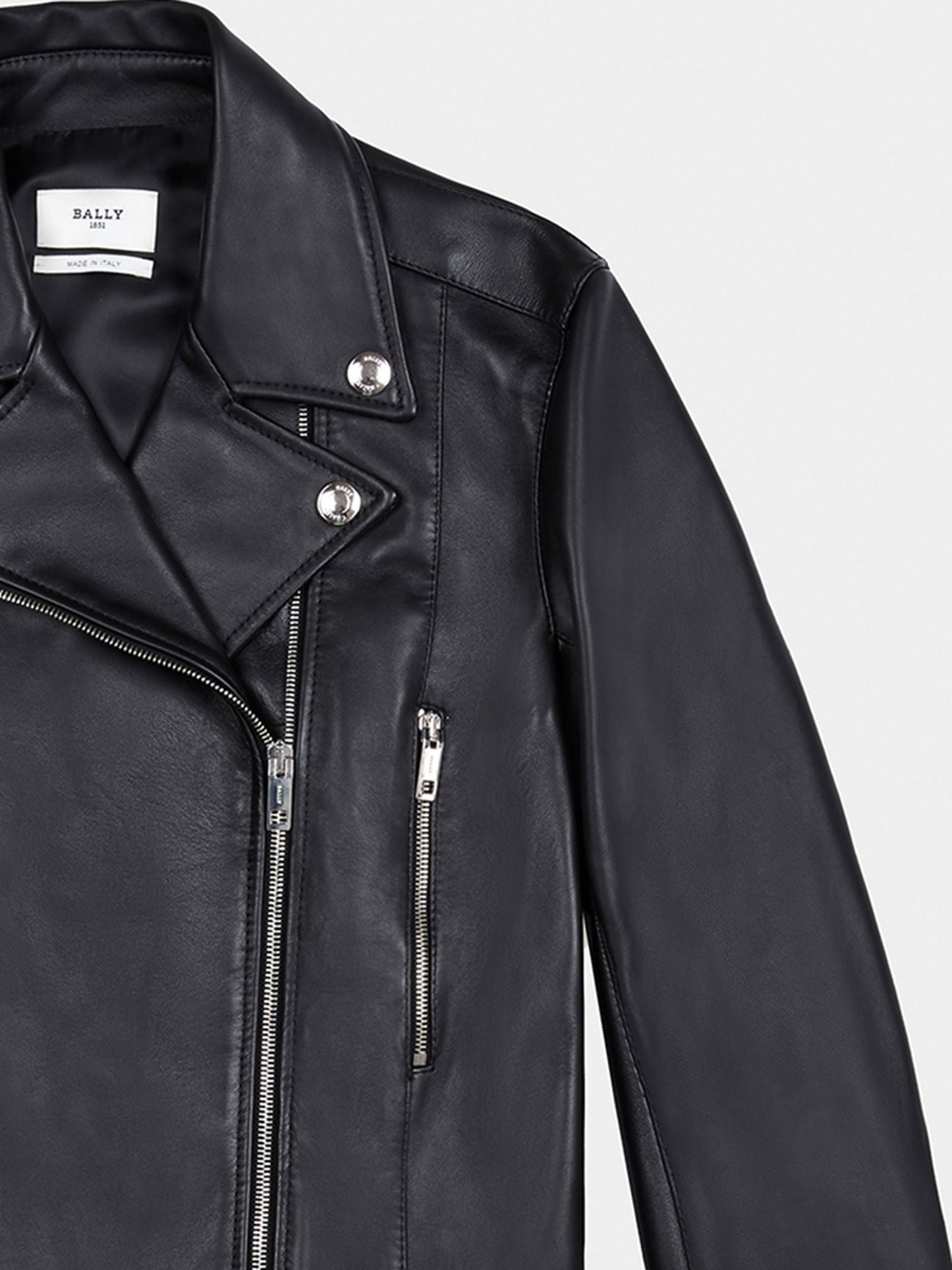 Jacket in Black Leather