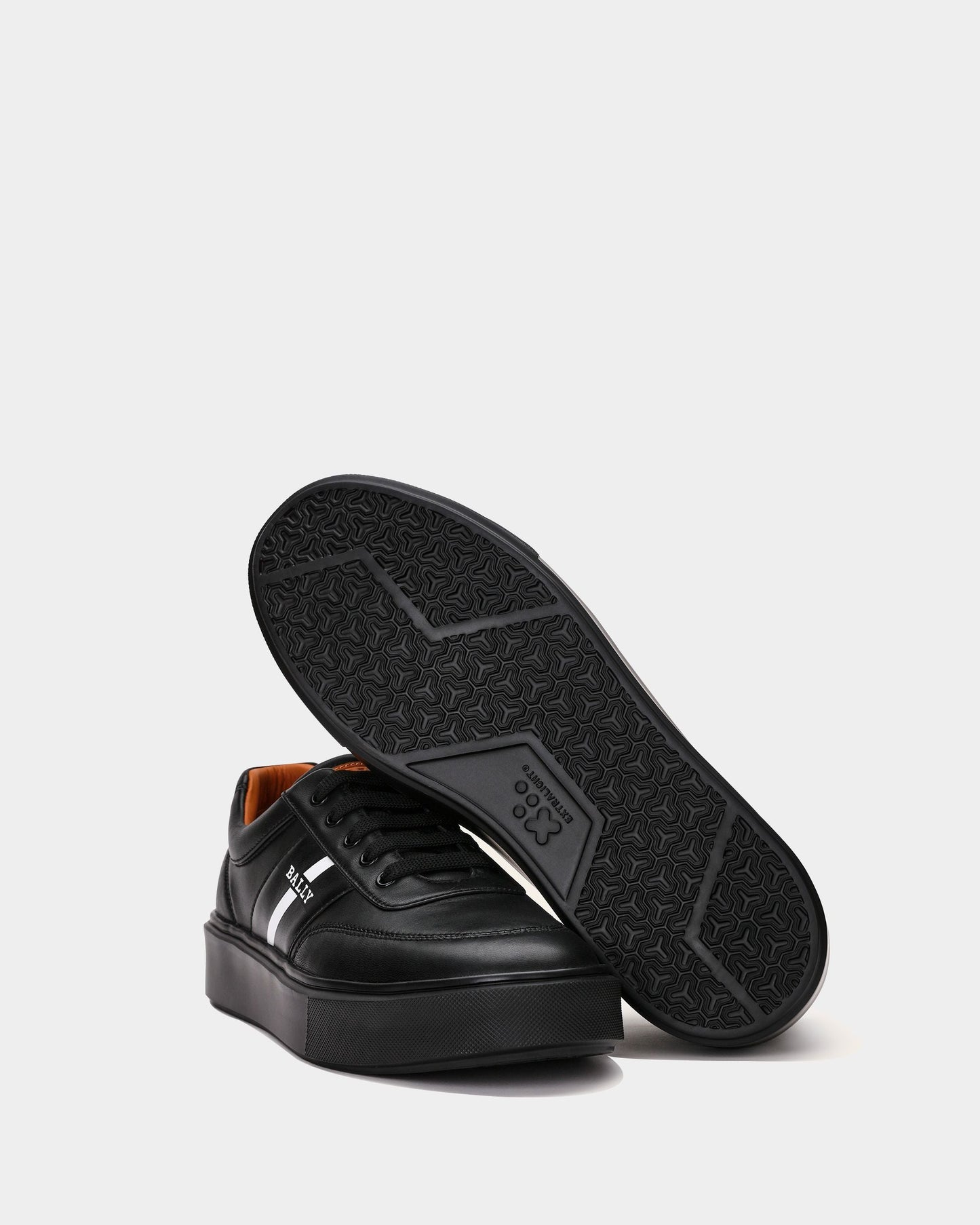 Sneaker in Black Leather
