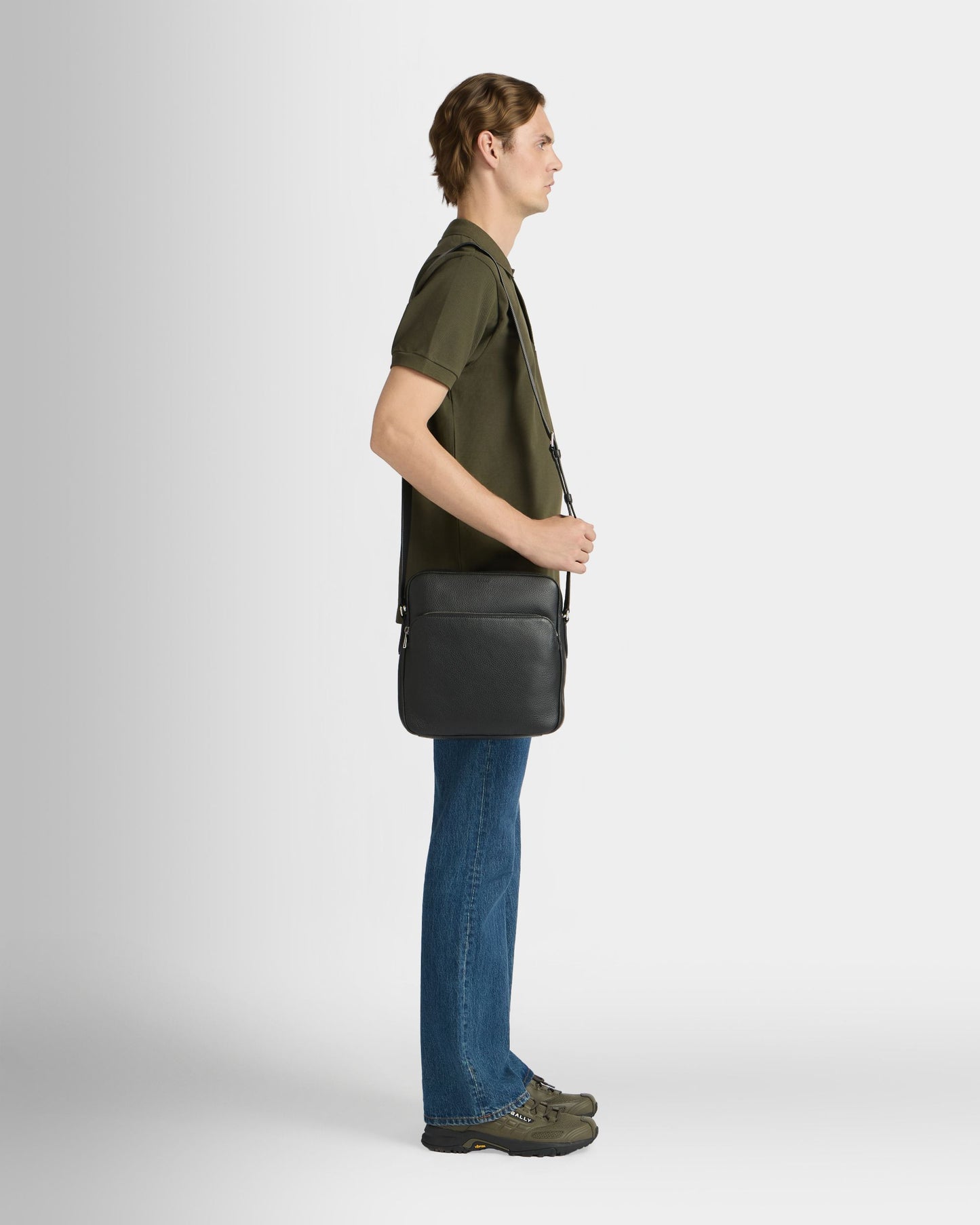 Crossbody Bag in Black Grained Leather