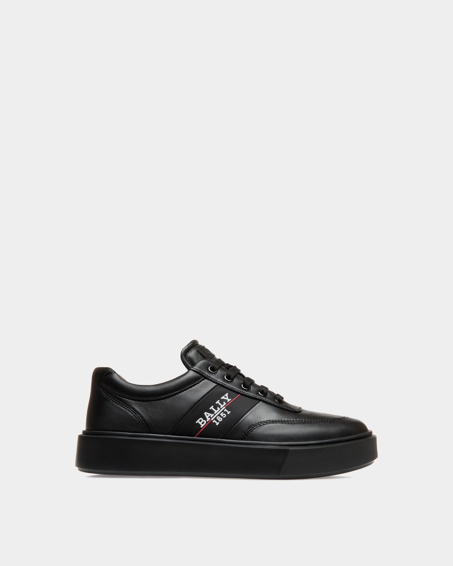 Sneaker in Black Leather