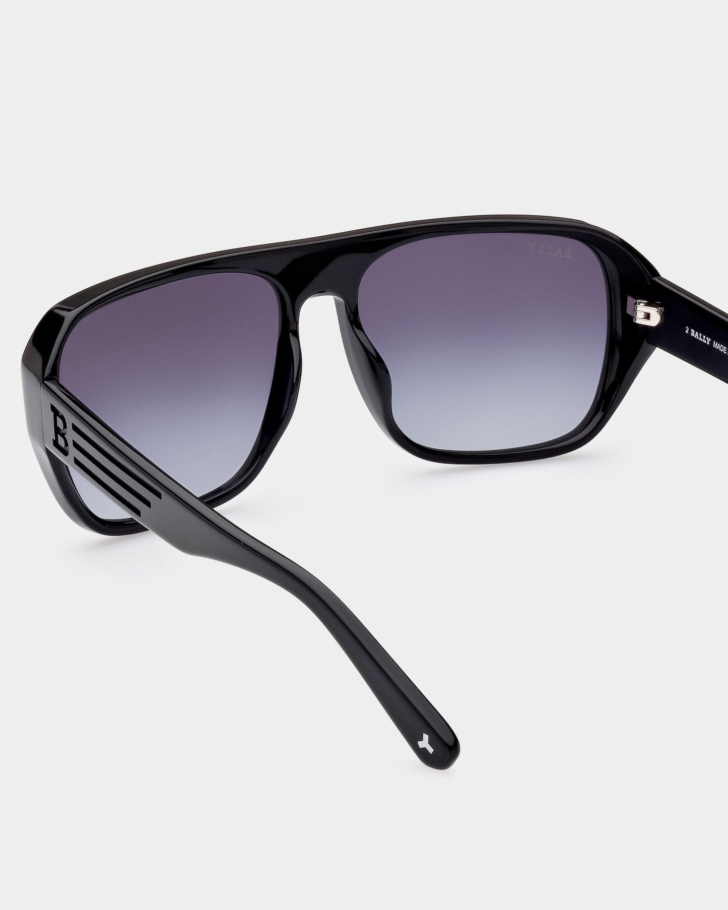 Vadret Acetate Sunglasses In Black Acetate Sunglasses In Black