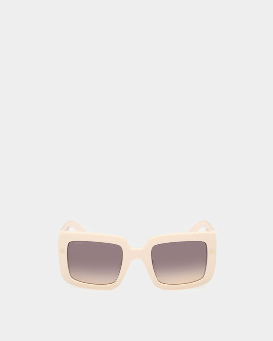 Filiana Sunglasses in White & Gradient Smoke Lenses Acetate Sunglasses In Ivory