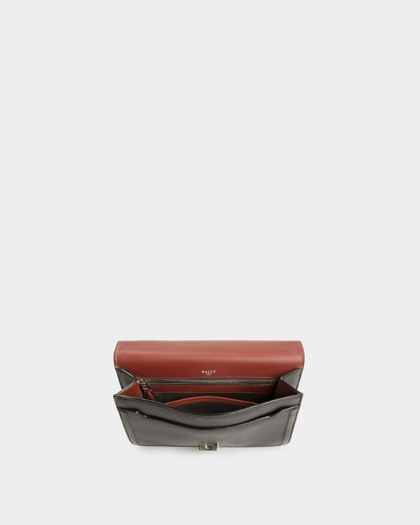 Sacres Leather Crossbody Bag In Black