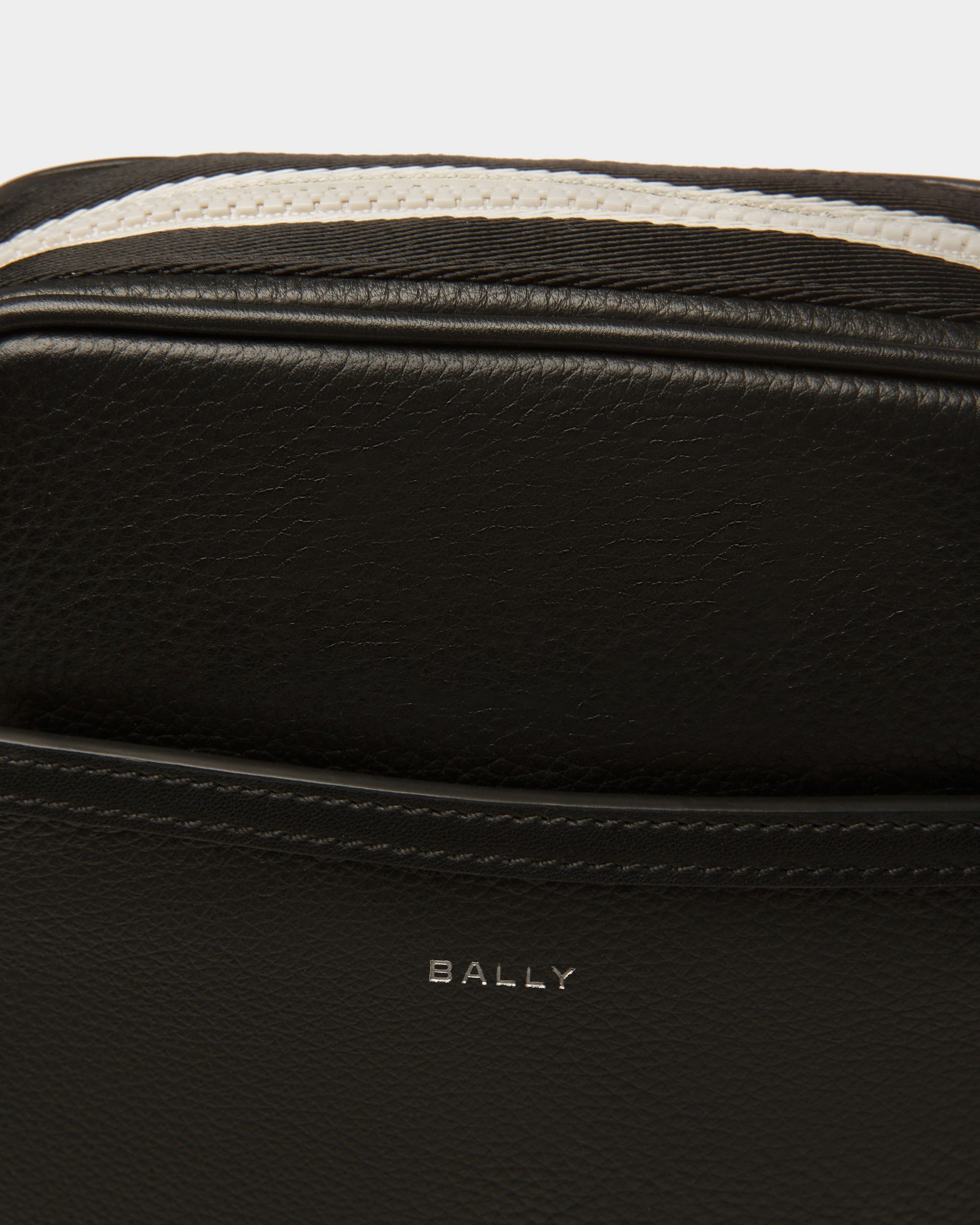 Bord Cross | Men's Crossbody | Black Leather | Bally | Still Life Detail