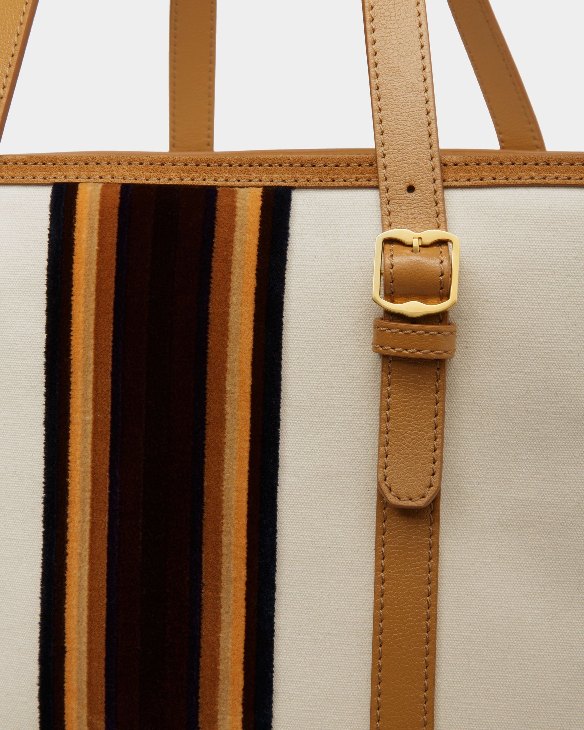 4 Buckles | Men's Tote Bag | Natural And Desert Fabric | Bally | Still Life Detail