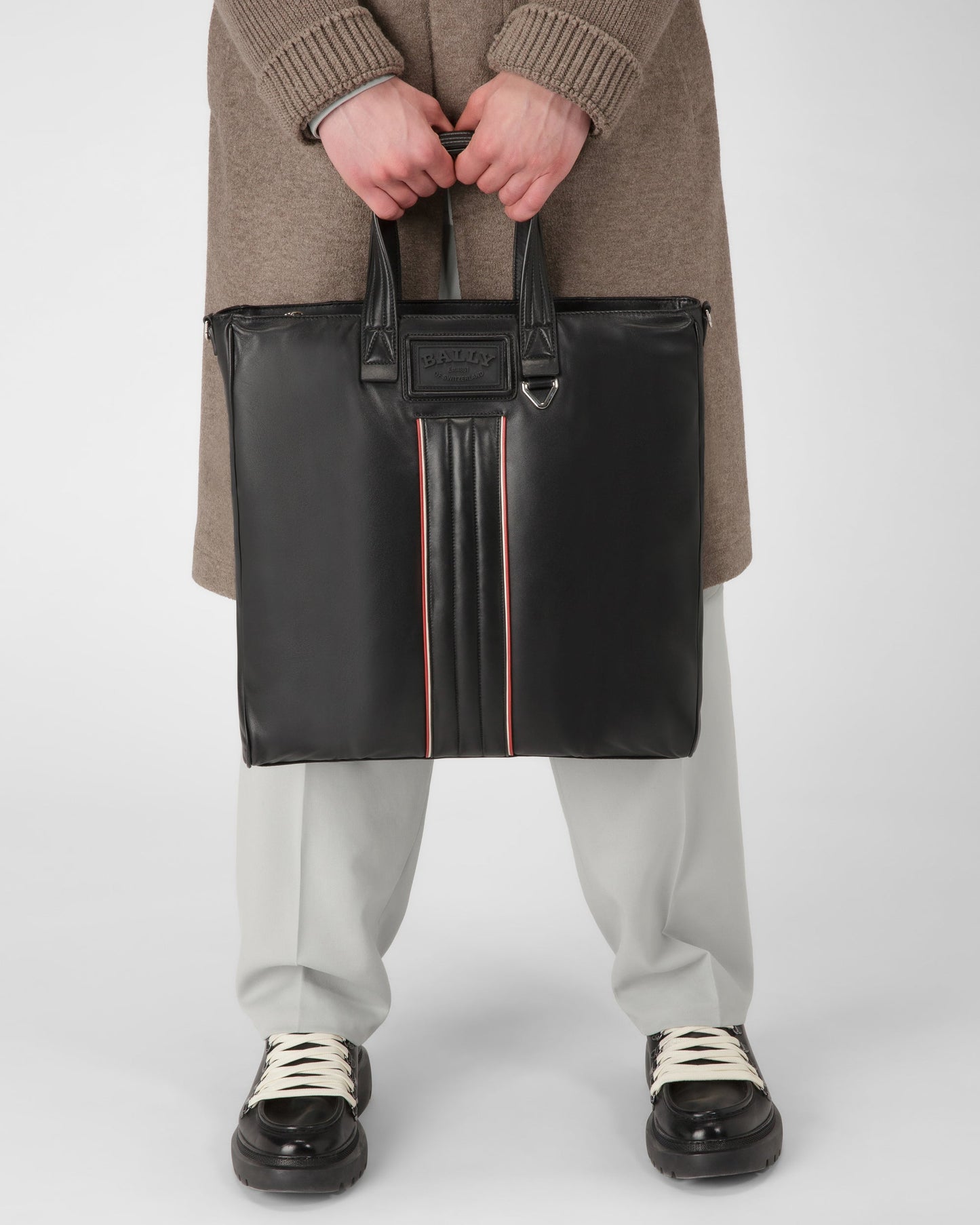 Arienn Leather Tote In Black