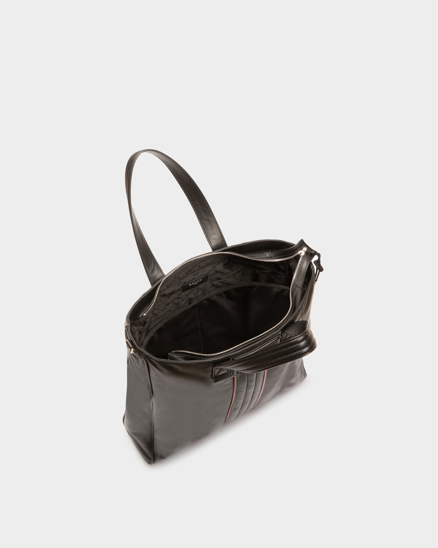 Arienn Leather Tote In Black