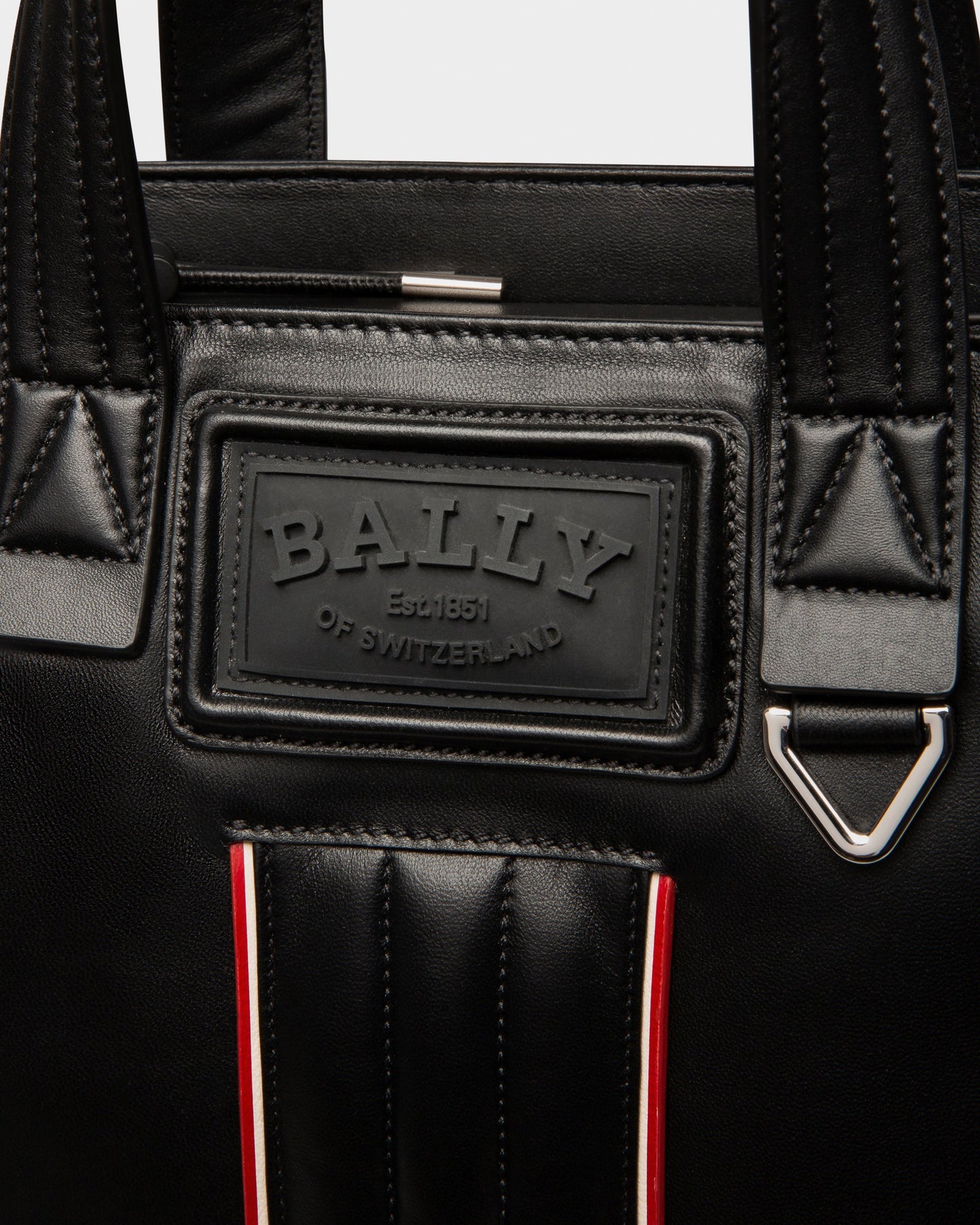 Arienn Leather Tote In Black