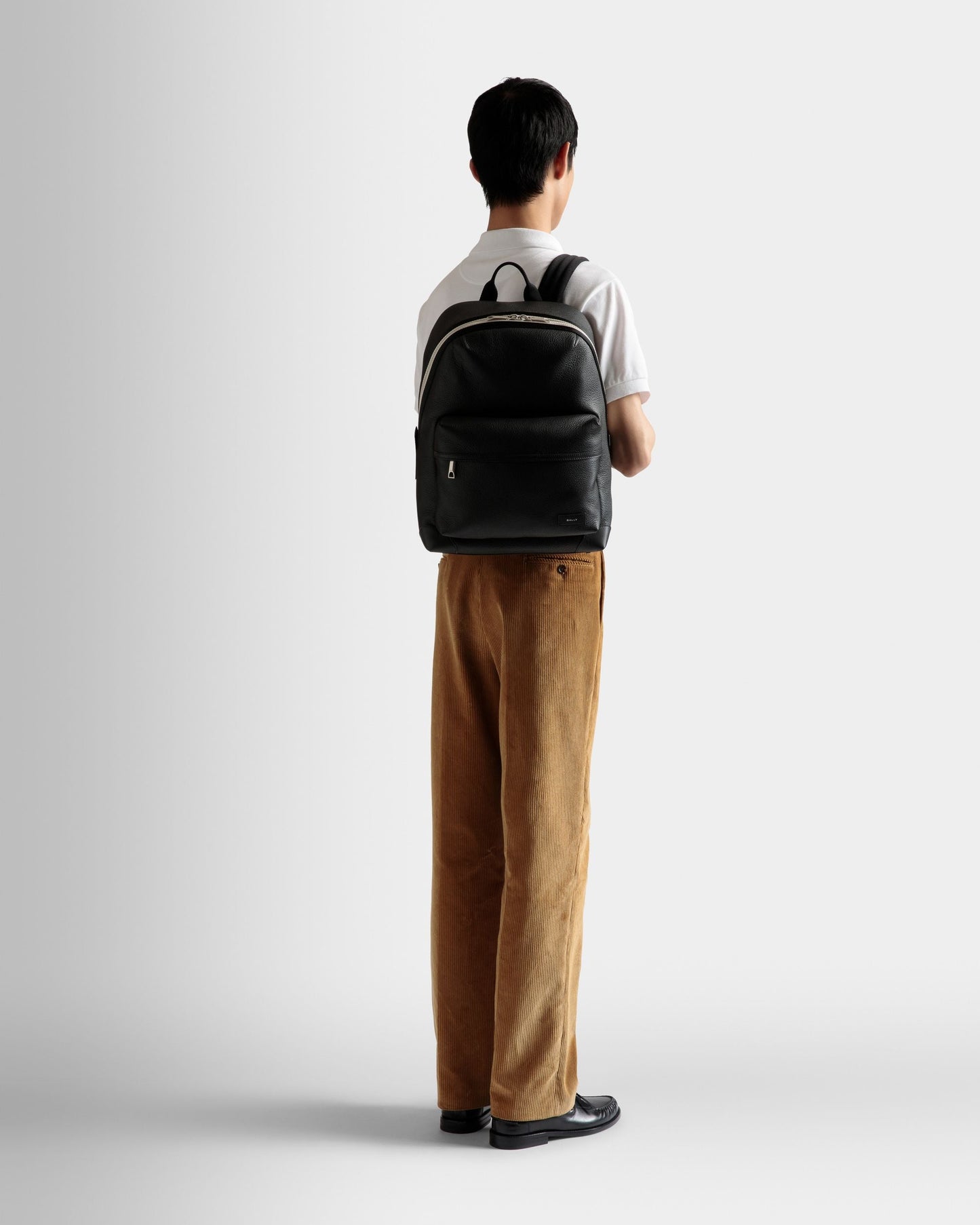 Bord Trecky | Men's Backpack | Black Leather | Bally | On Model Front