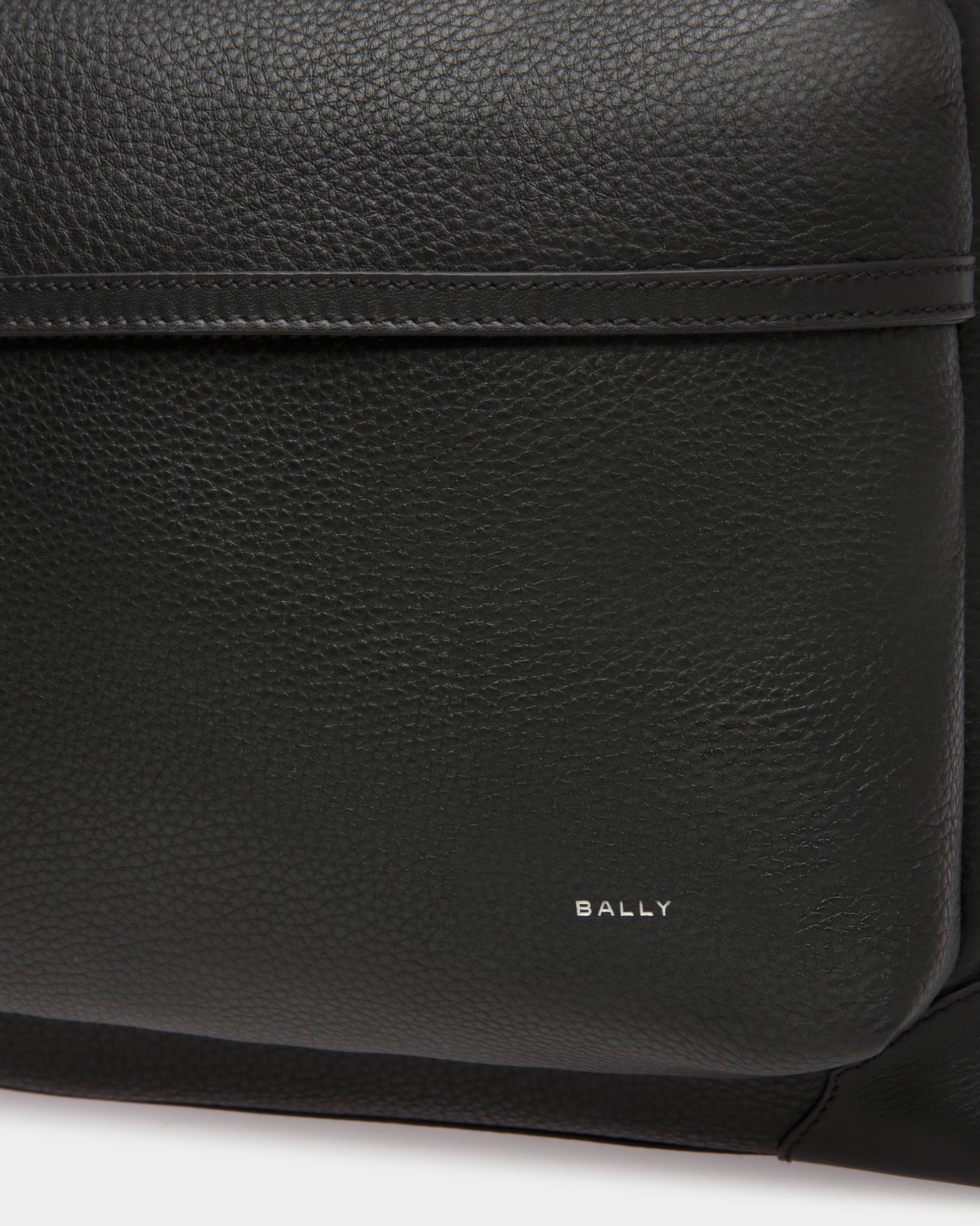 Bord Trecky | Men's Backpack | Black Leather | Bally | Still Life Detail