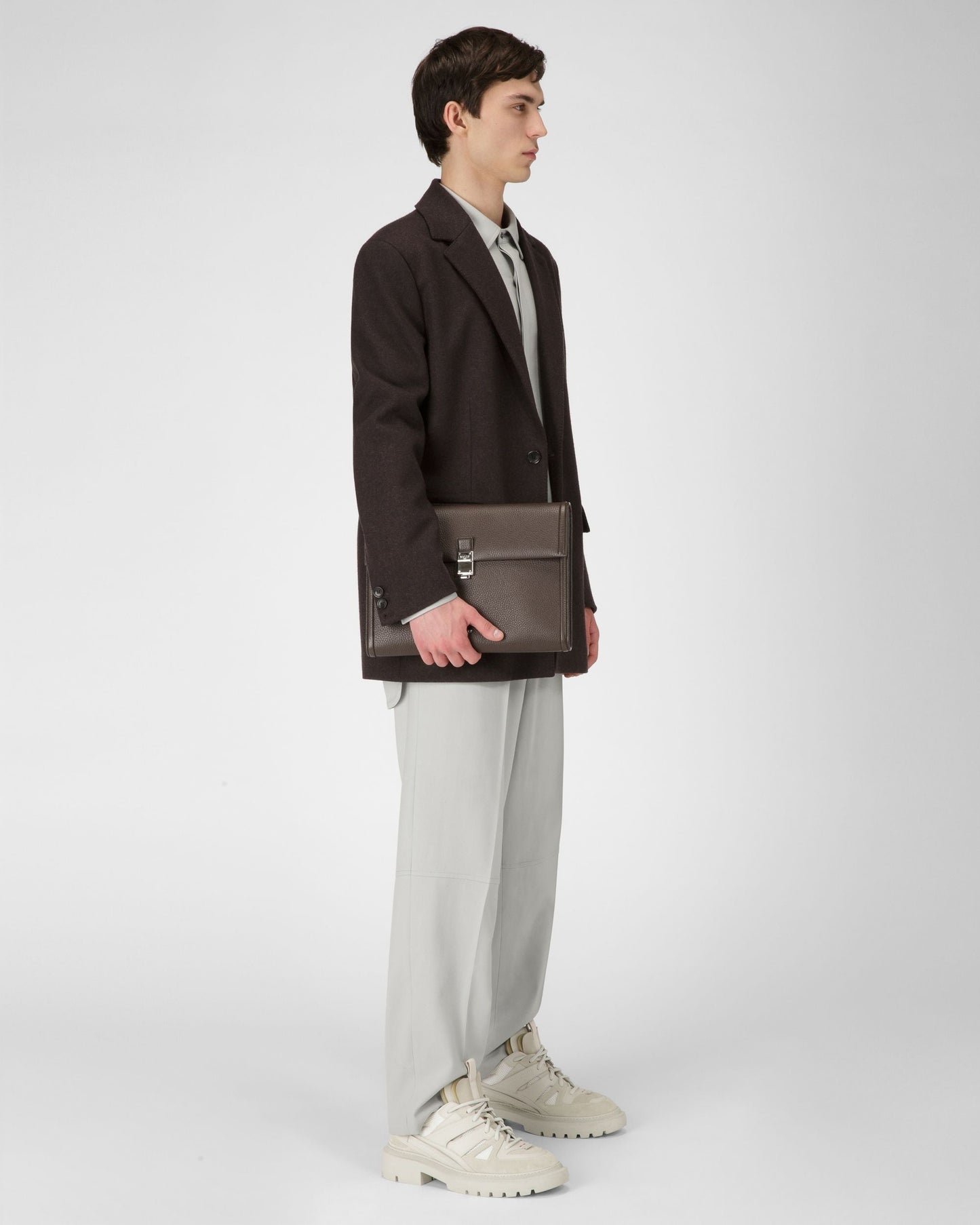 Soryan Leather Portfolio In Ebony Brown