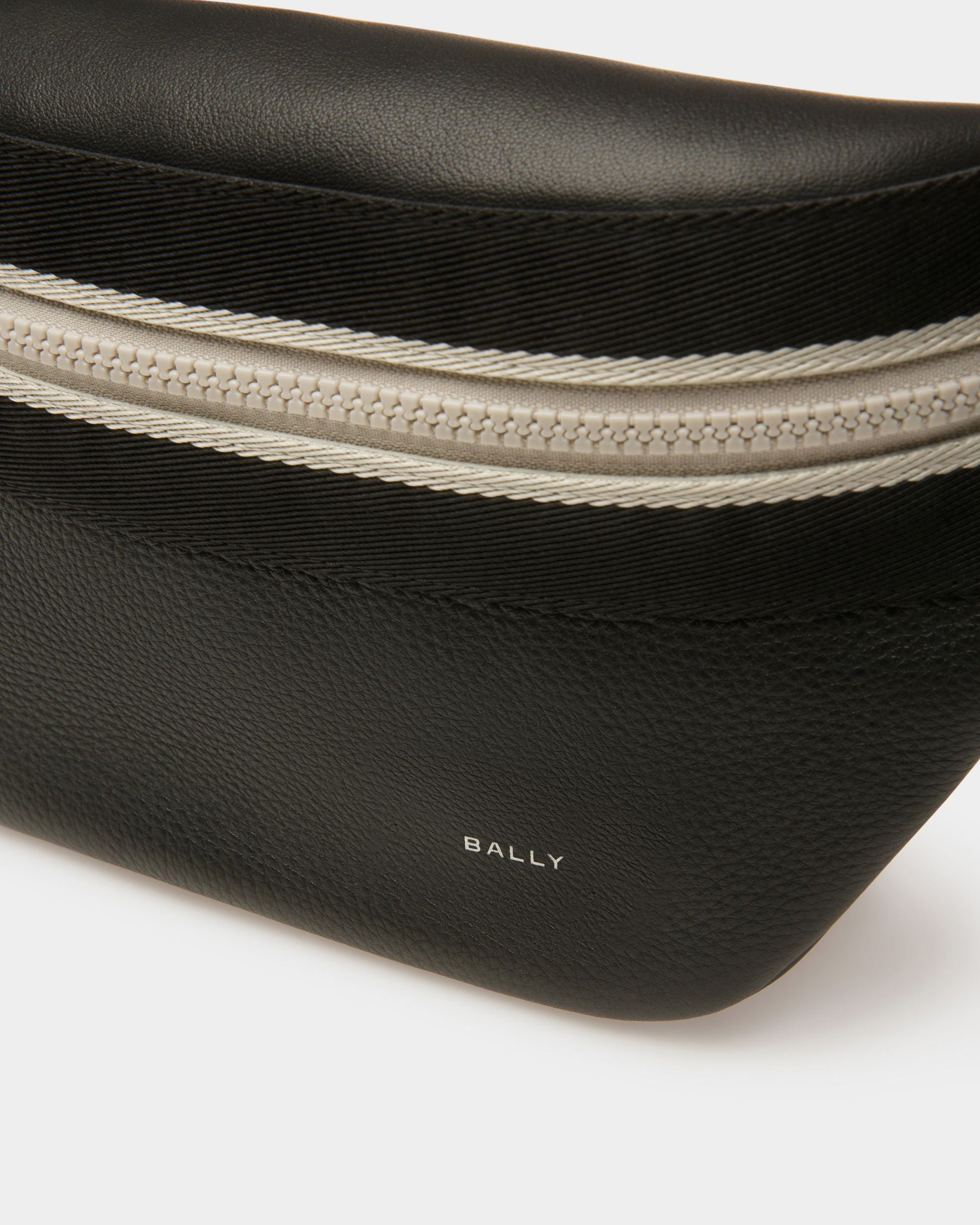 Bord Bum | Men's Shoulder Bags | Black Leather | Bally | Still Life Detail