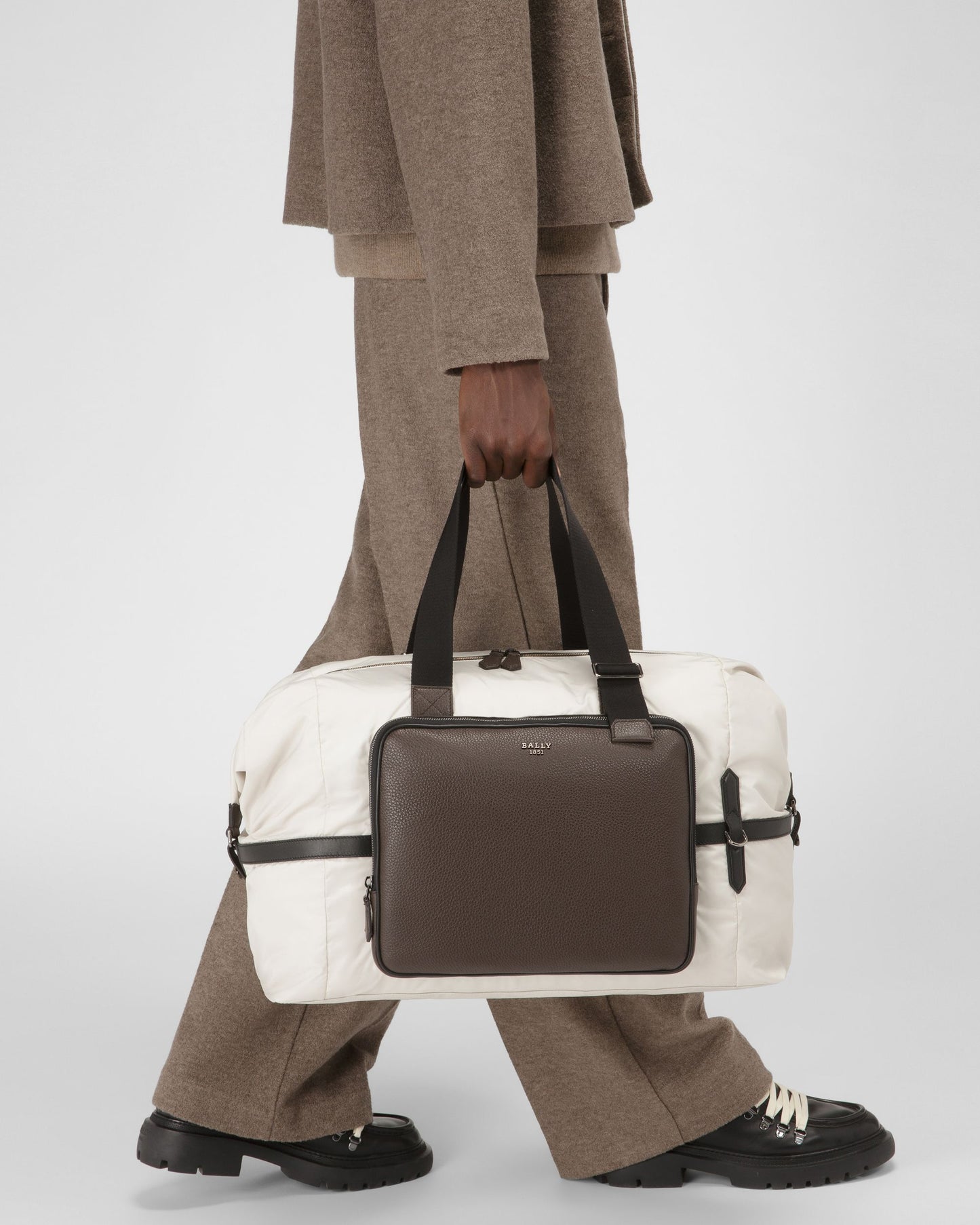Balten Recycled Nylon Weekender In Denty White