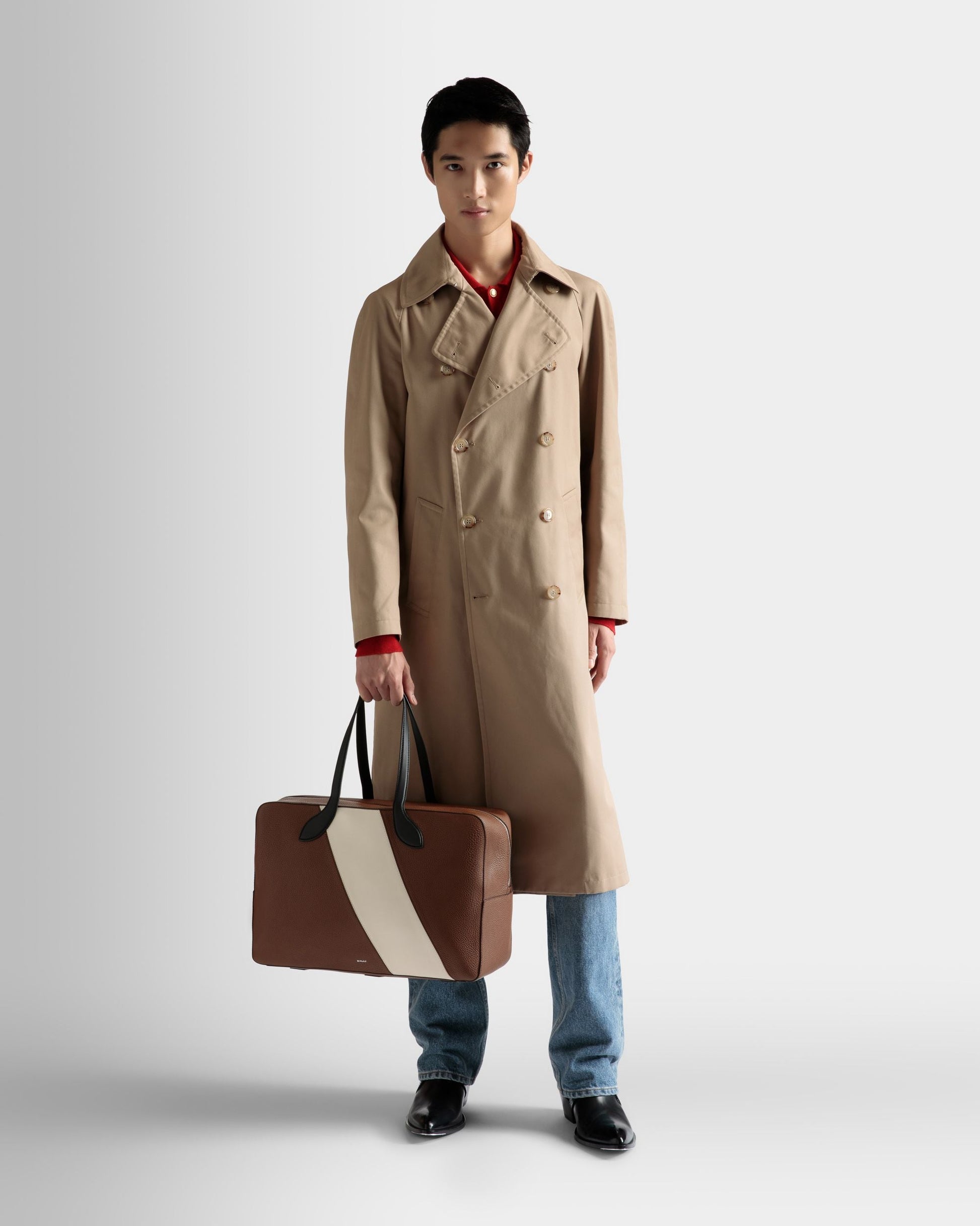 Soft Lock Medium | Men's Travel Bag | Brown Leather | Bally | On Model Front