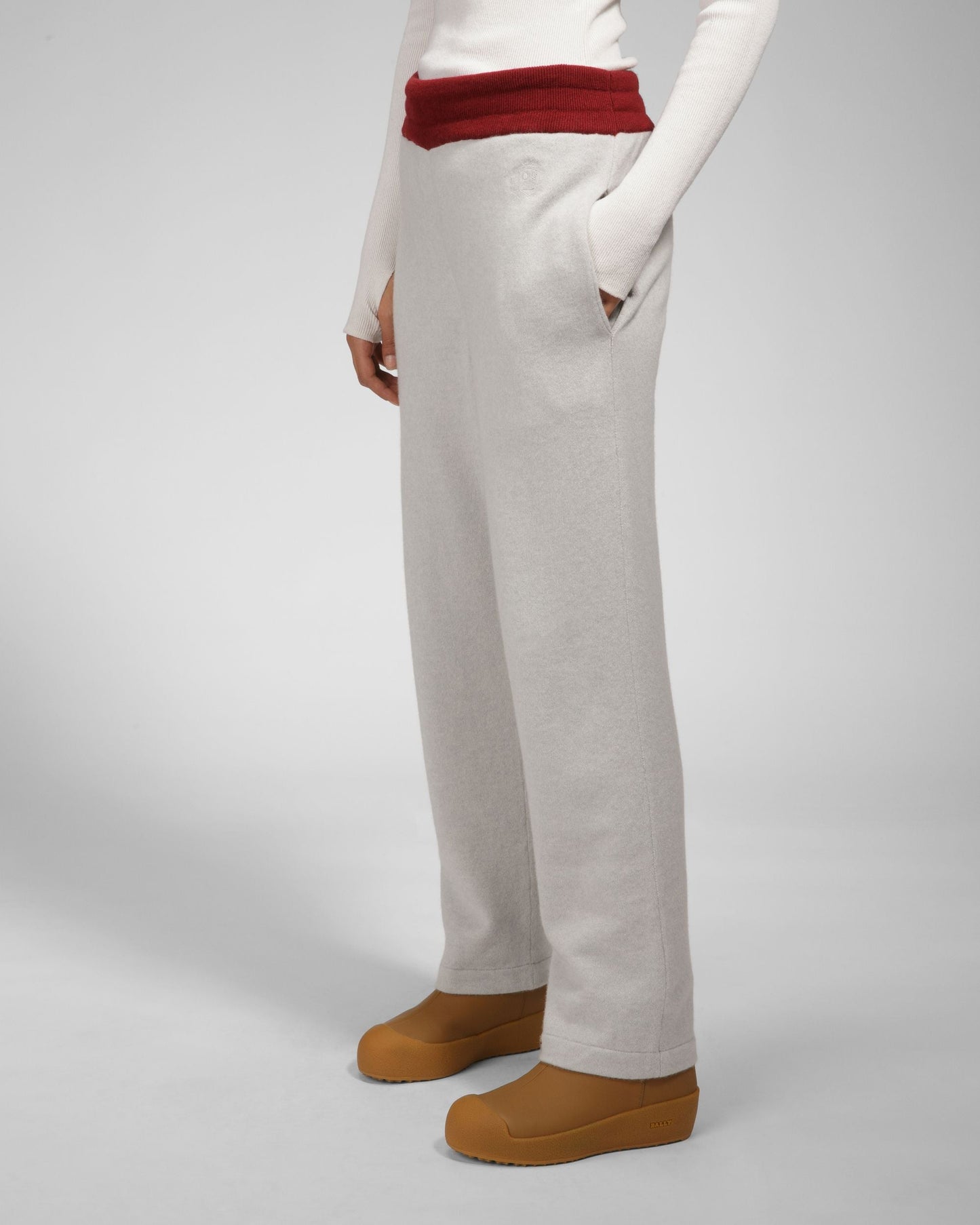 Curling Collection Pants in Light Grey and Red Cashmere
