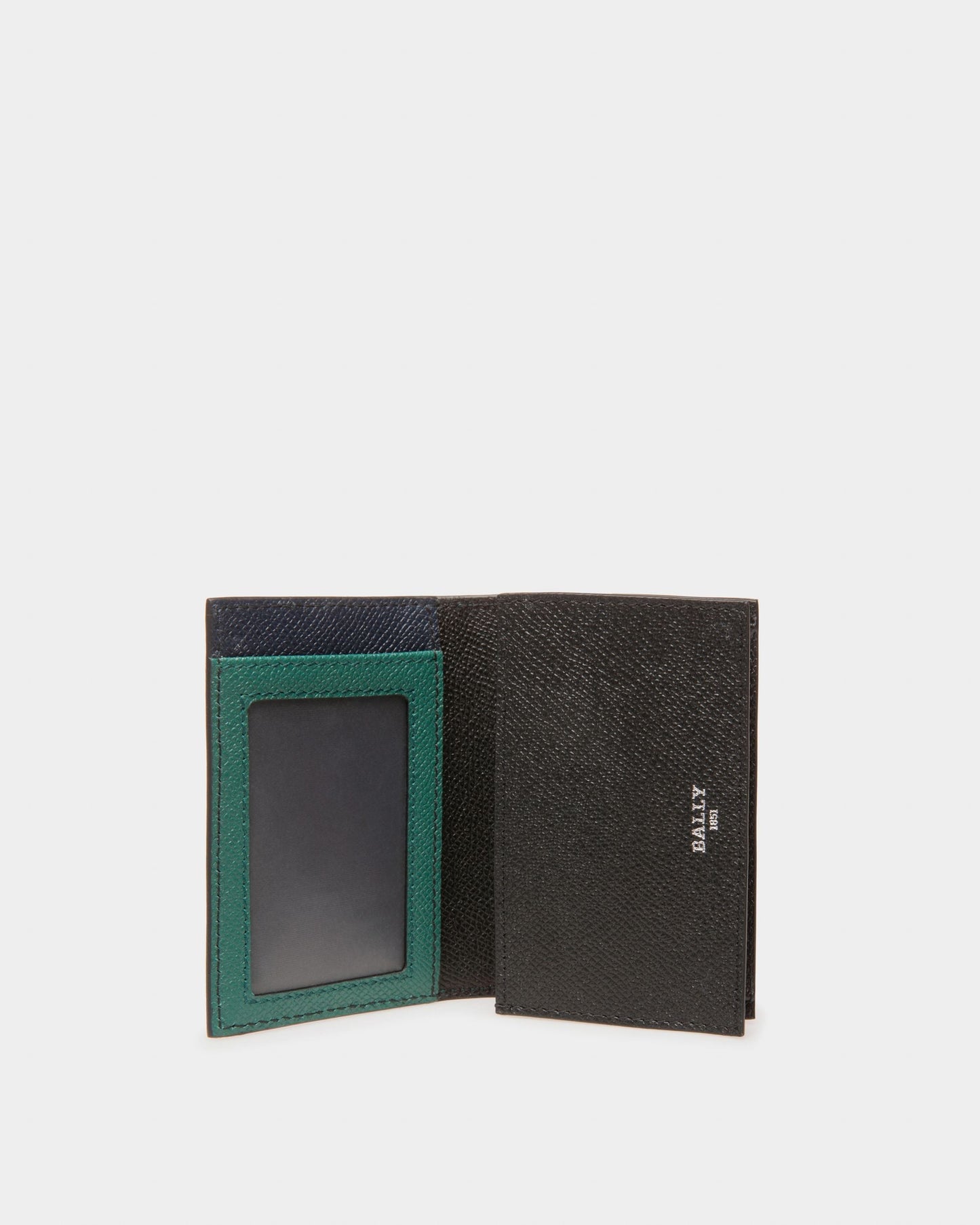 Balee Leather Beniness Card Holder In Green