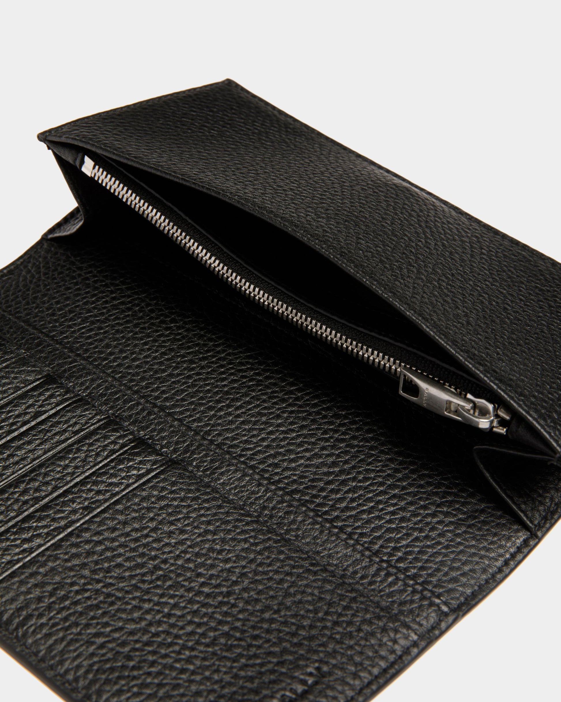 Ribbon Continental Wallet | Men's Wallet | Black Leather | Bally | Still Life Detail
