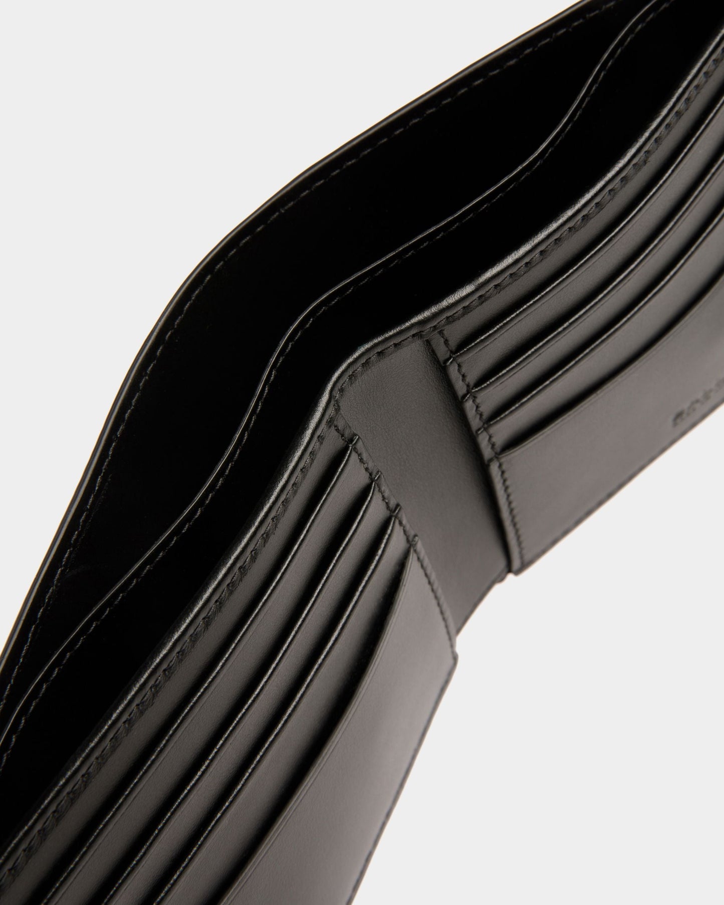 Banque Bi-fold | Men's Wallets And Coin Purses | Black Leather | Bally | Still Life Detail
